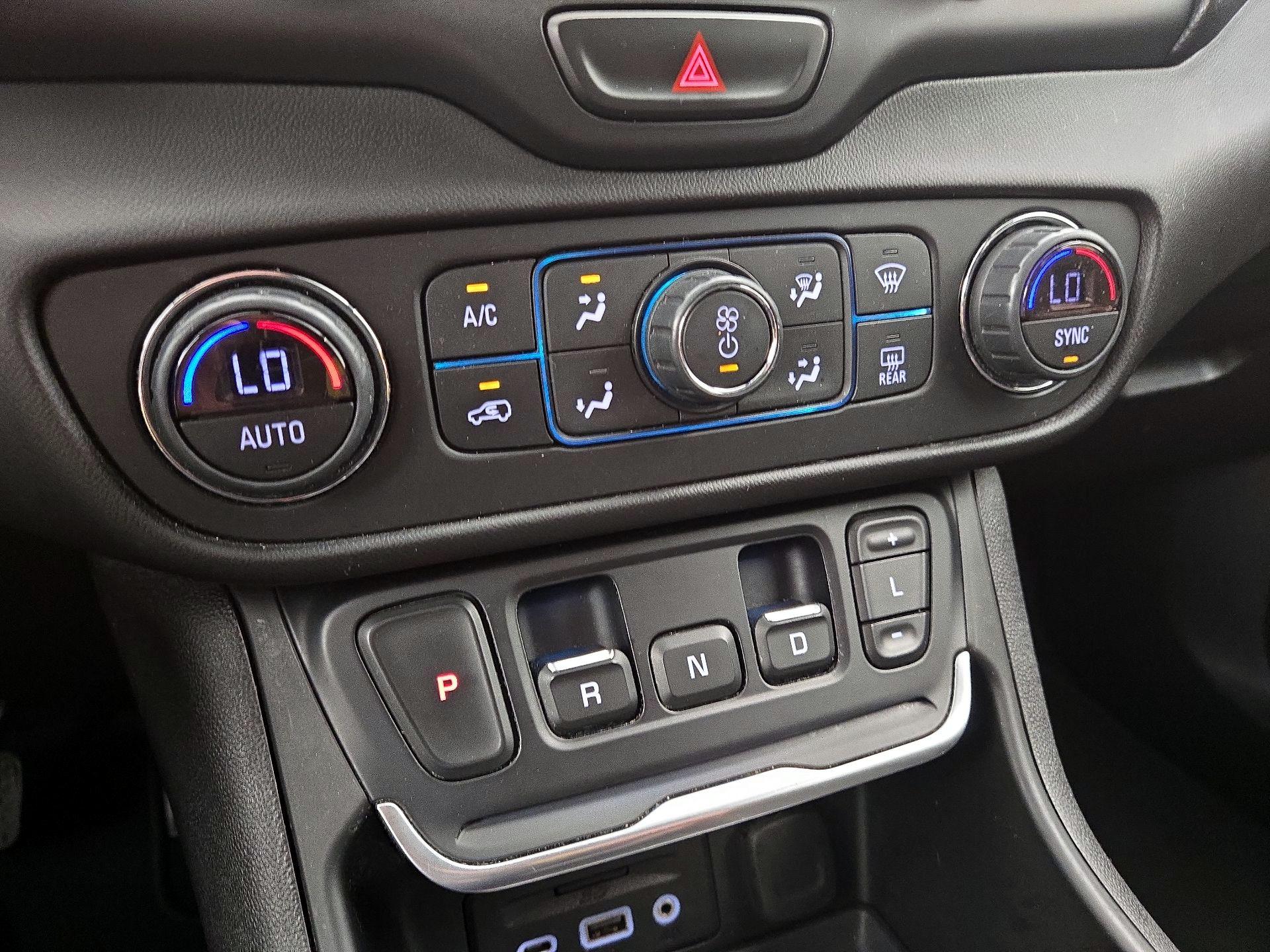Thumbnail: 2018 GMC Terrain - 17
