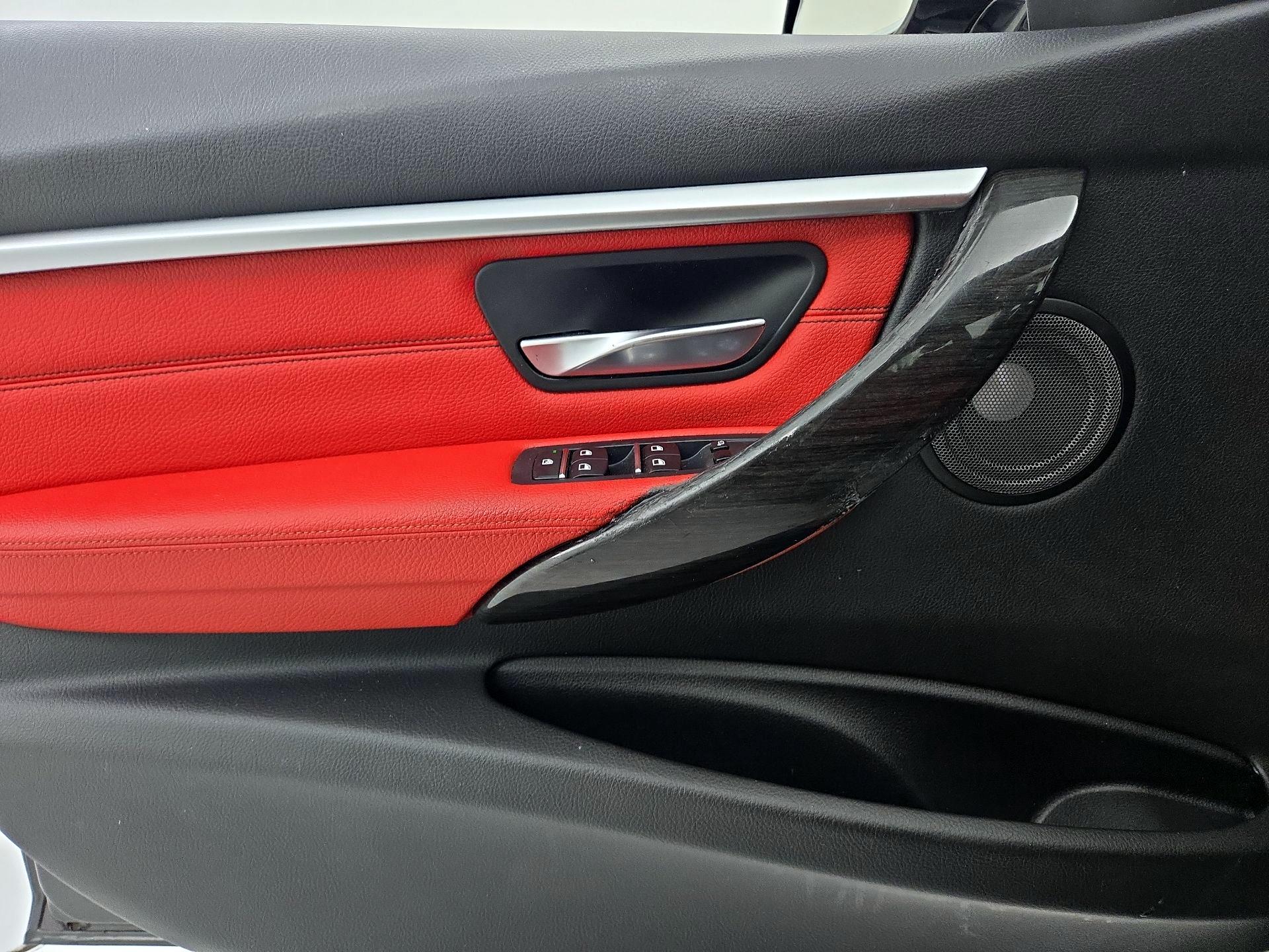 Thumbnail: 2017 BMW 3 Series - 12