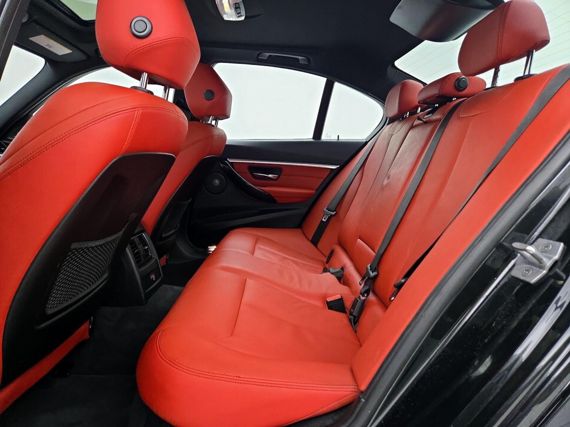Thumbnail: 2017 BMW 3 Series - 20