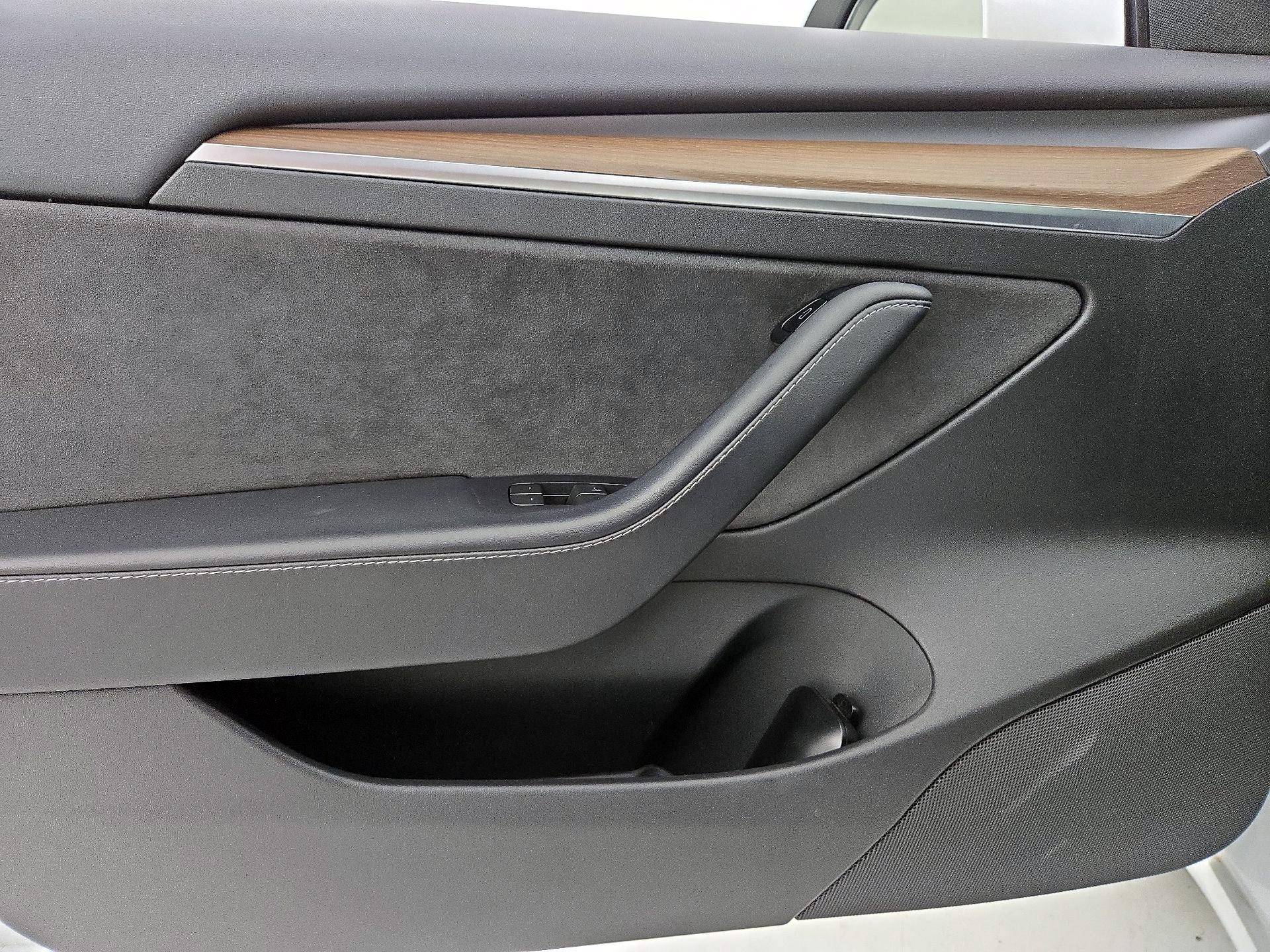 Thumbnail: 2022 Tesla Model 3 - 12