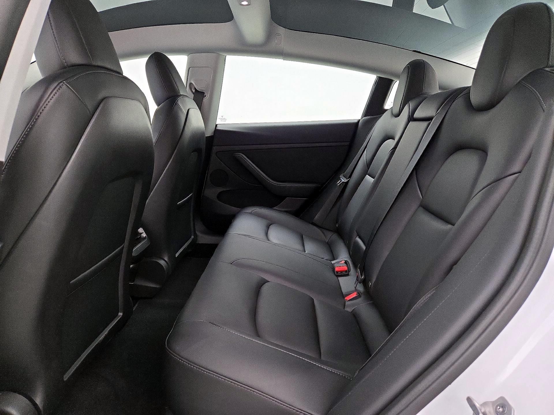 Thumbnail: 2022 Tesla Model 3 - 19