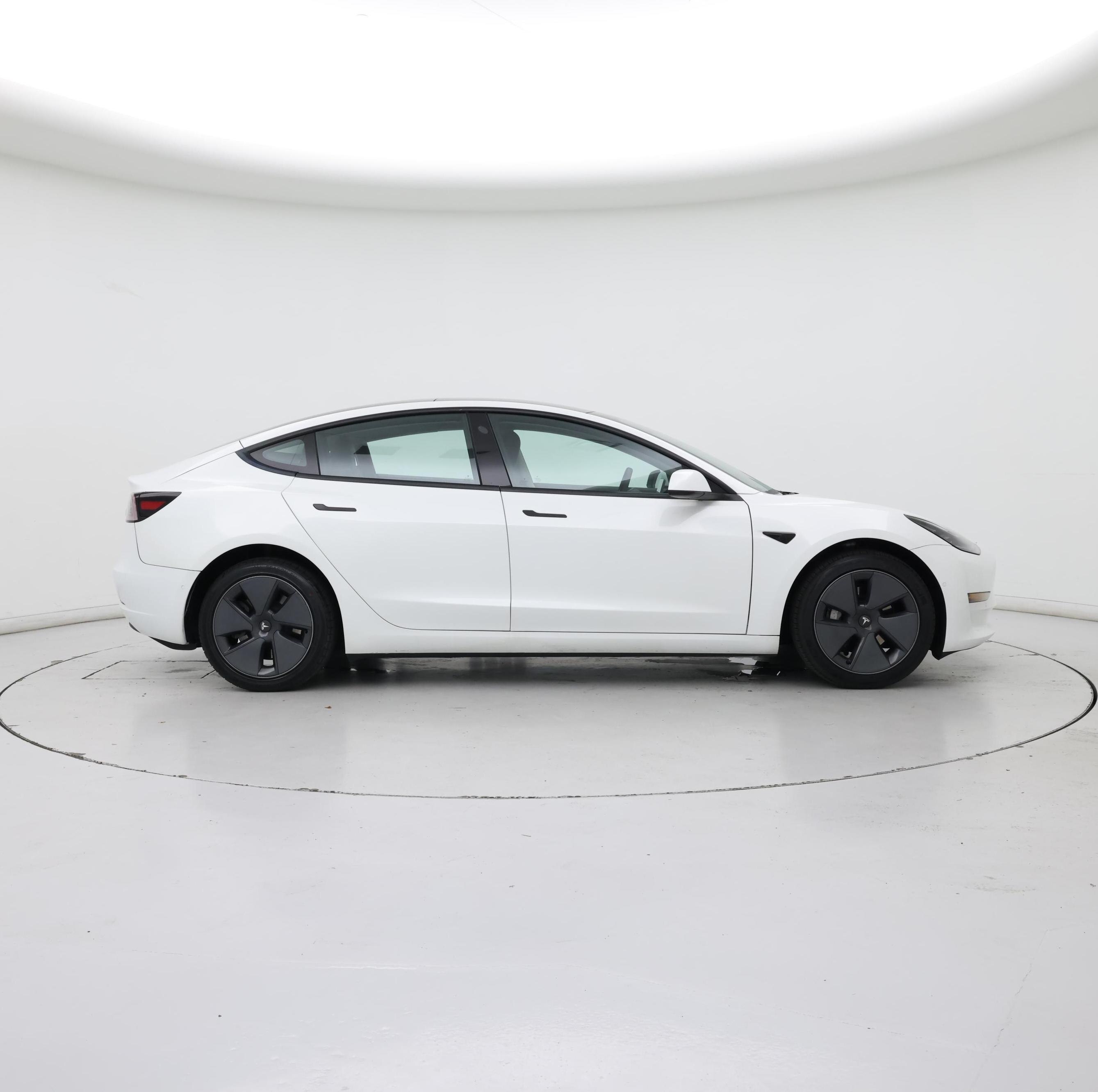 Thumbnail: 2022 Tesla Model 3 - 7
