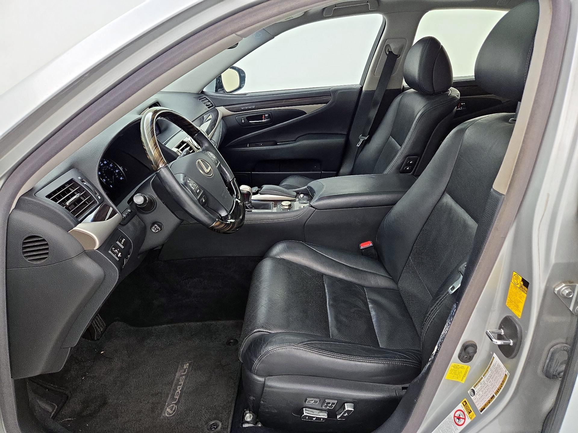 Thumbnail: 2013 Lexus LS - 11