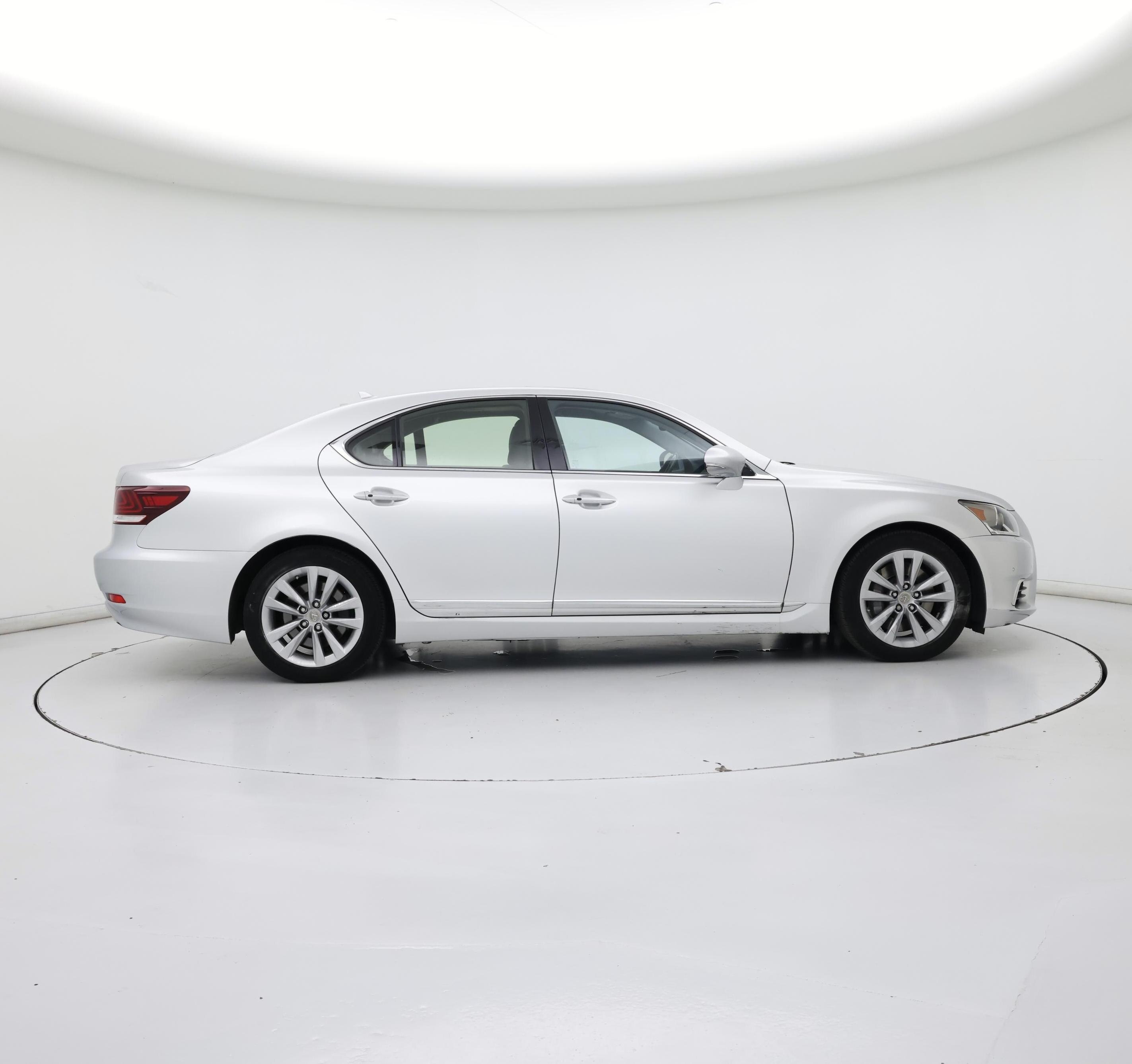 Thumbnail: 2013 Lexus LS - 7