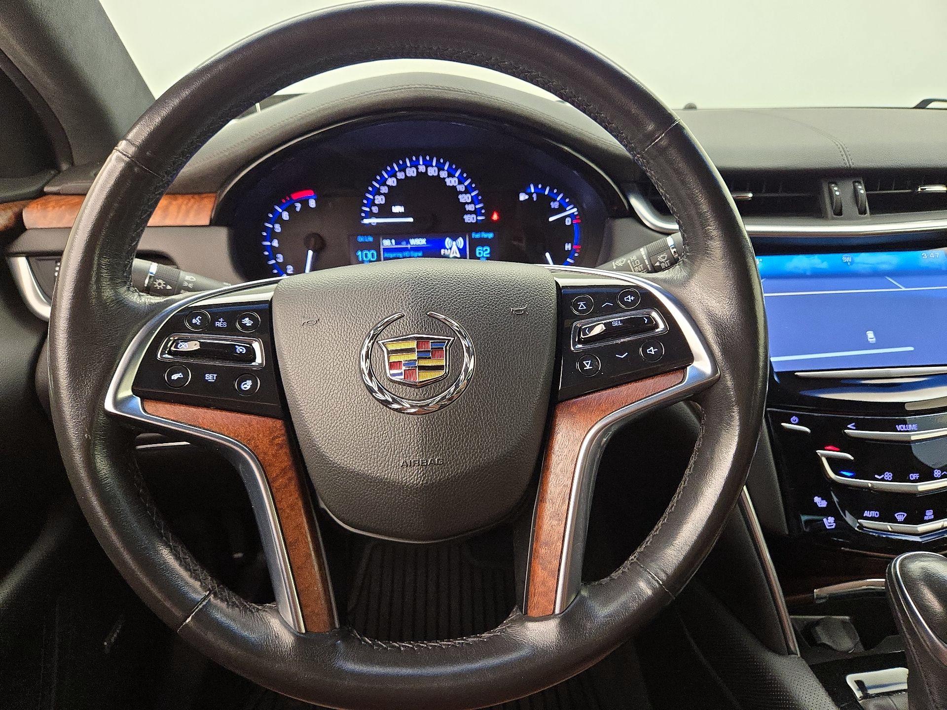 Thumbnail: 2015 Cadillac XTS - 10
