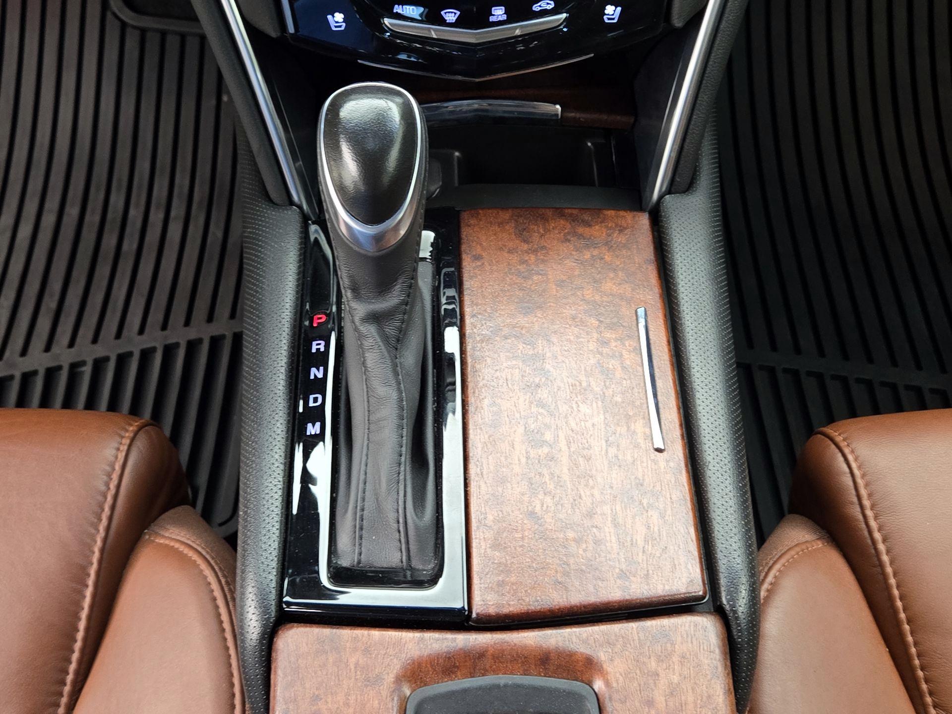 Thumbnail: 2015 Cadillac XTS - 17