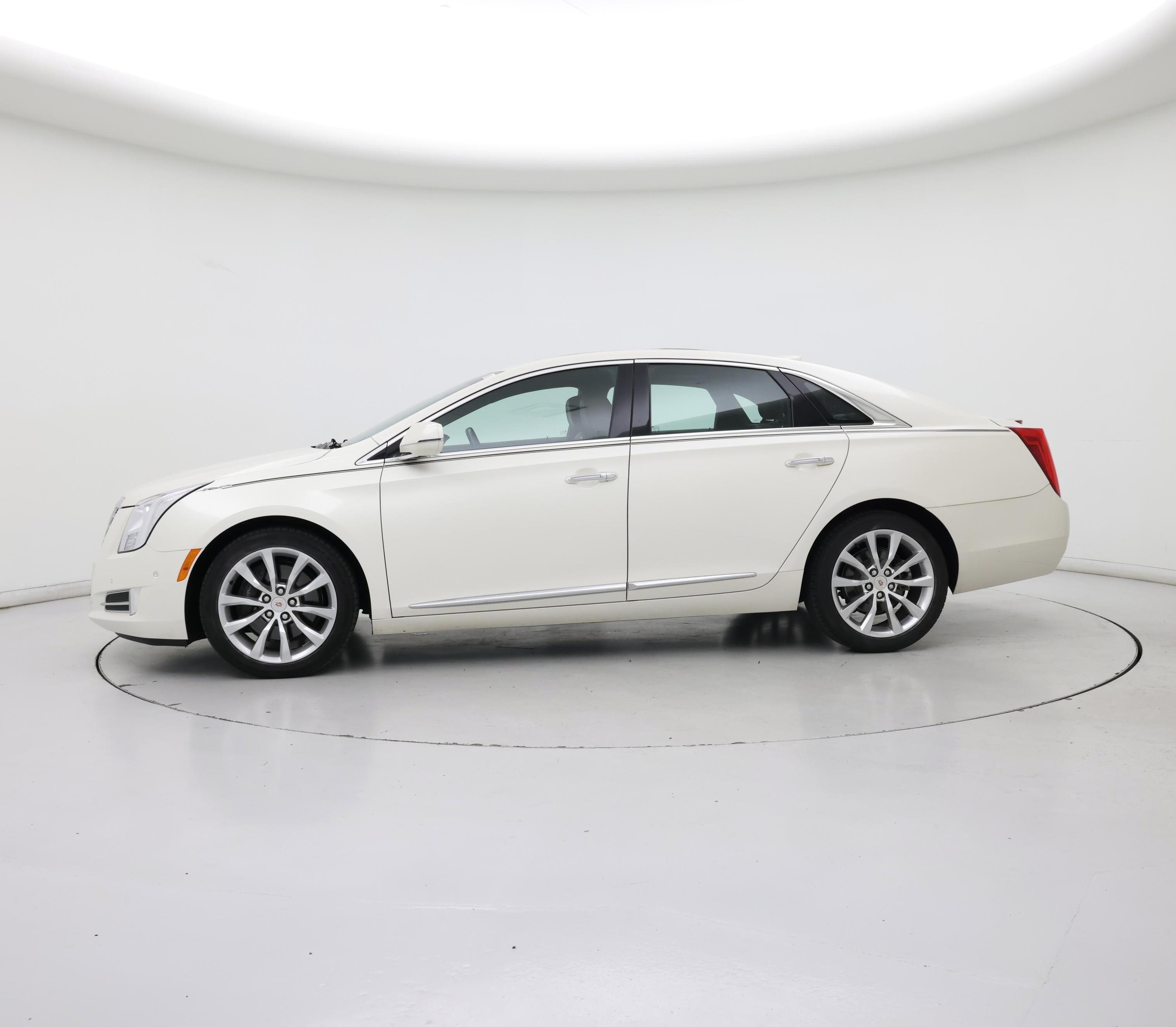 Thumbnail: 2015 Cadillac XTS - 3