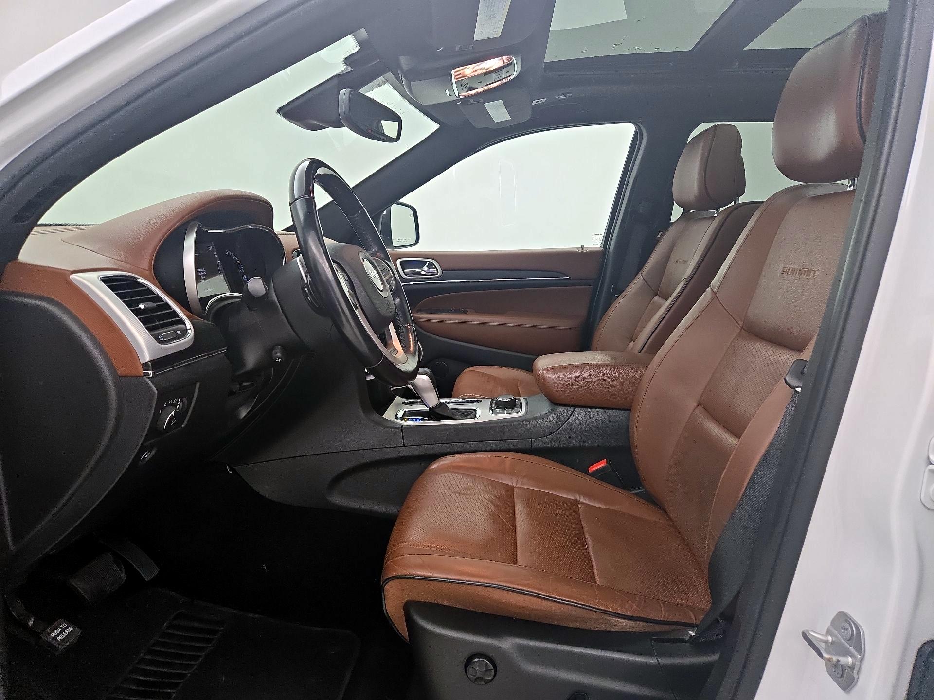 Thumbnail: 2019 Jeep Grand Cherokee - 11
