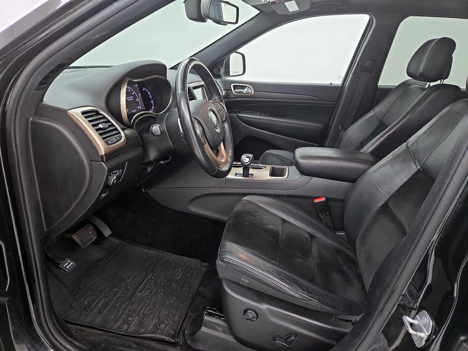 Thumbnail: 2015 Jeep Grand Cherokee - 11