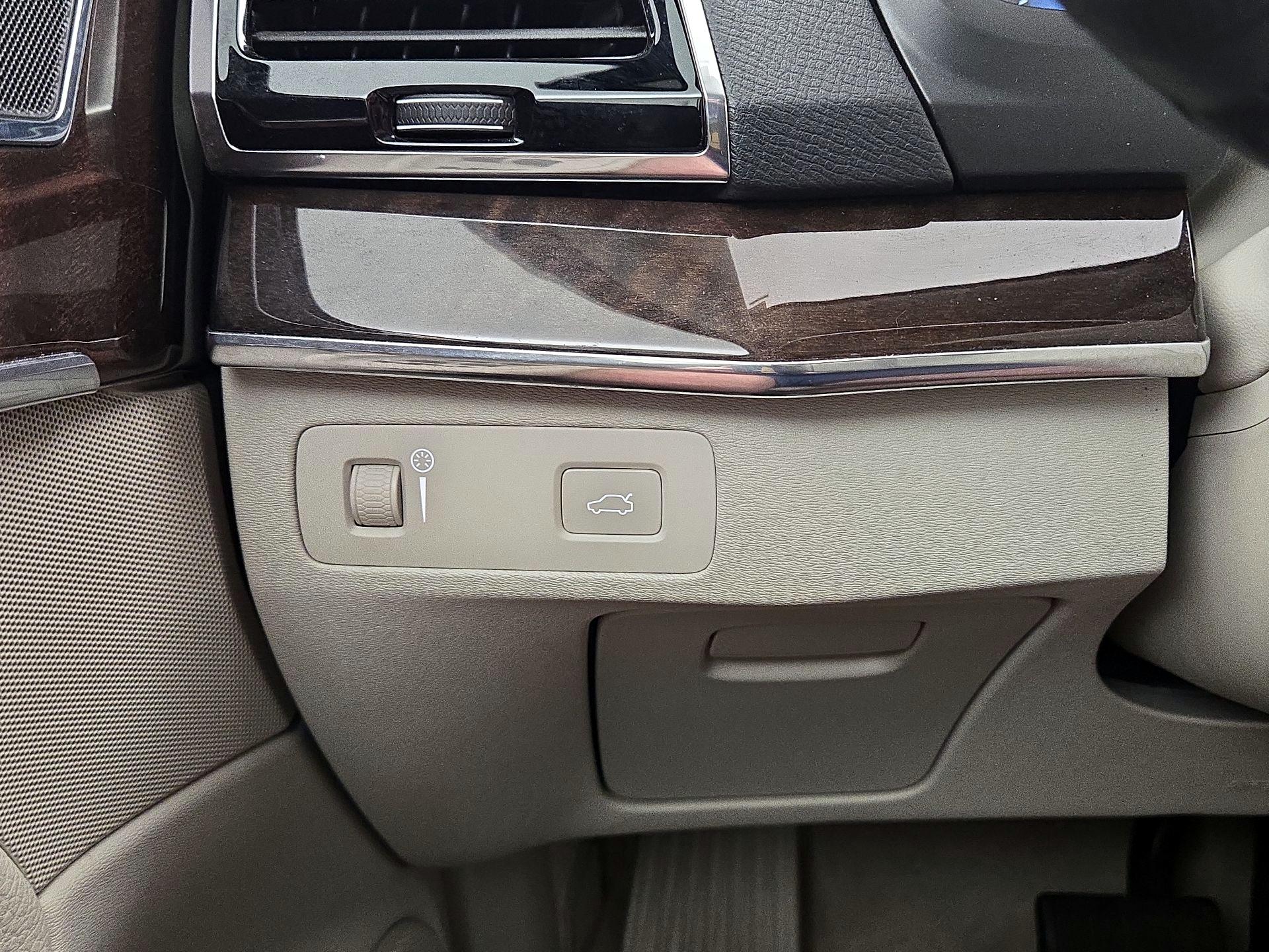 Thumbnail: 2016 Volvo XC90 - 13