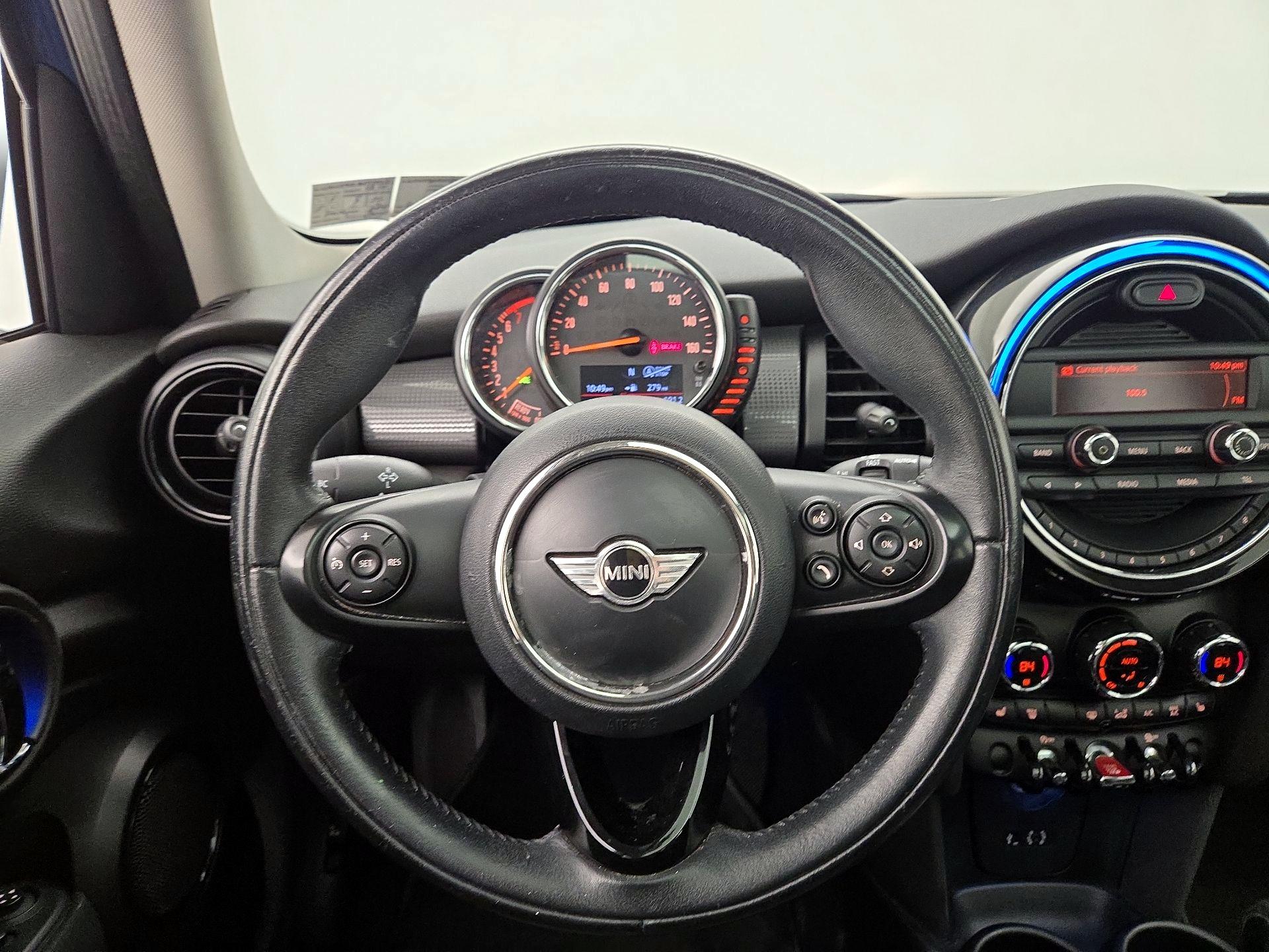 Thumbnail: 2015 MINI Cooper Hardtop - 10