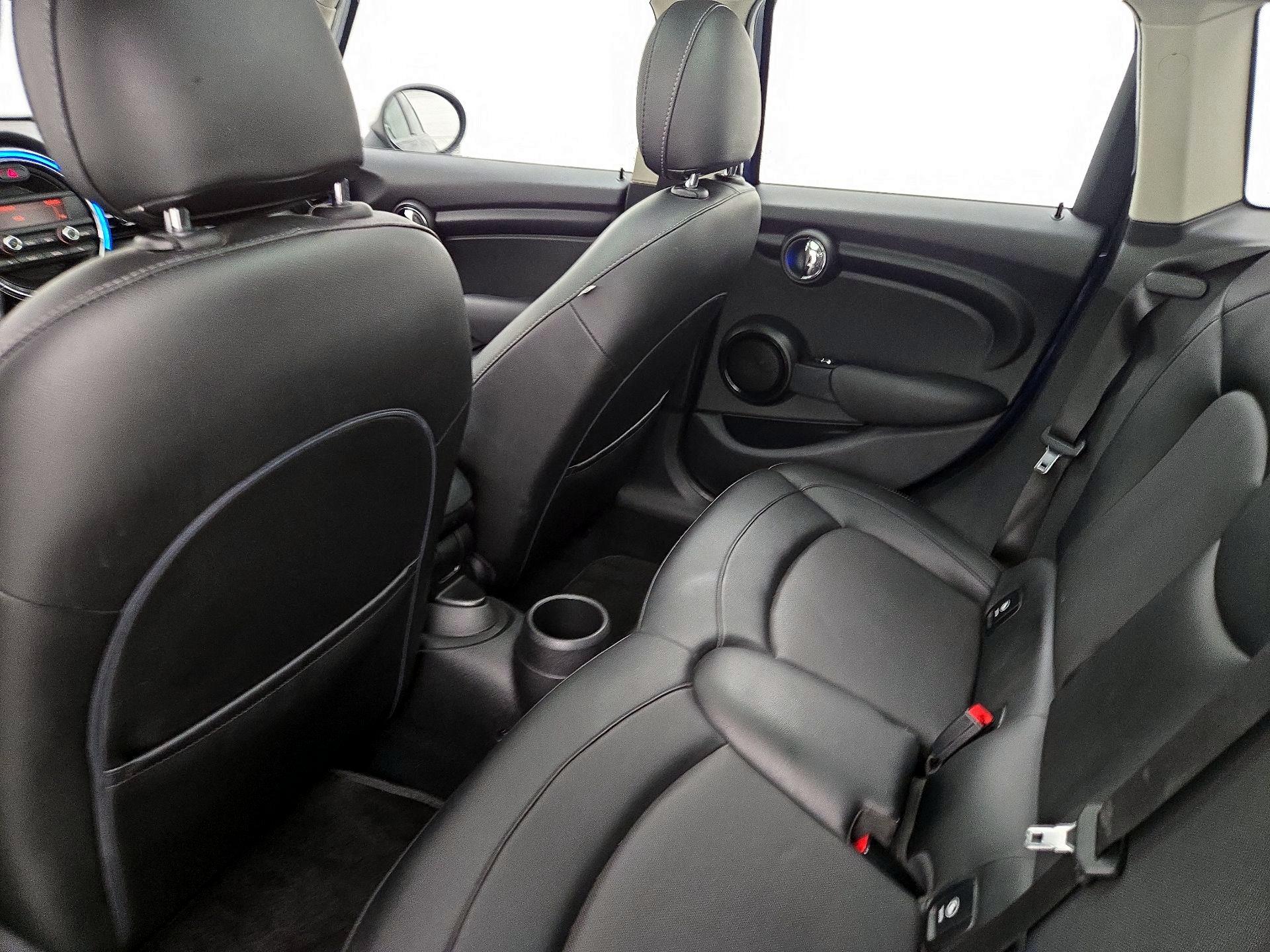 Thumbnail: 2015 MINI Cooper Hardtop - 19