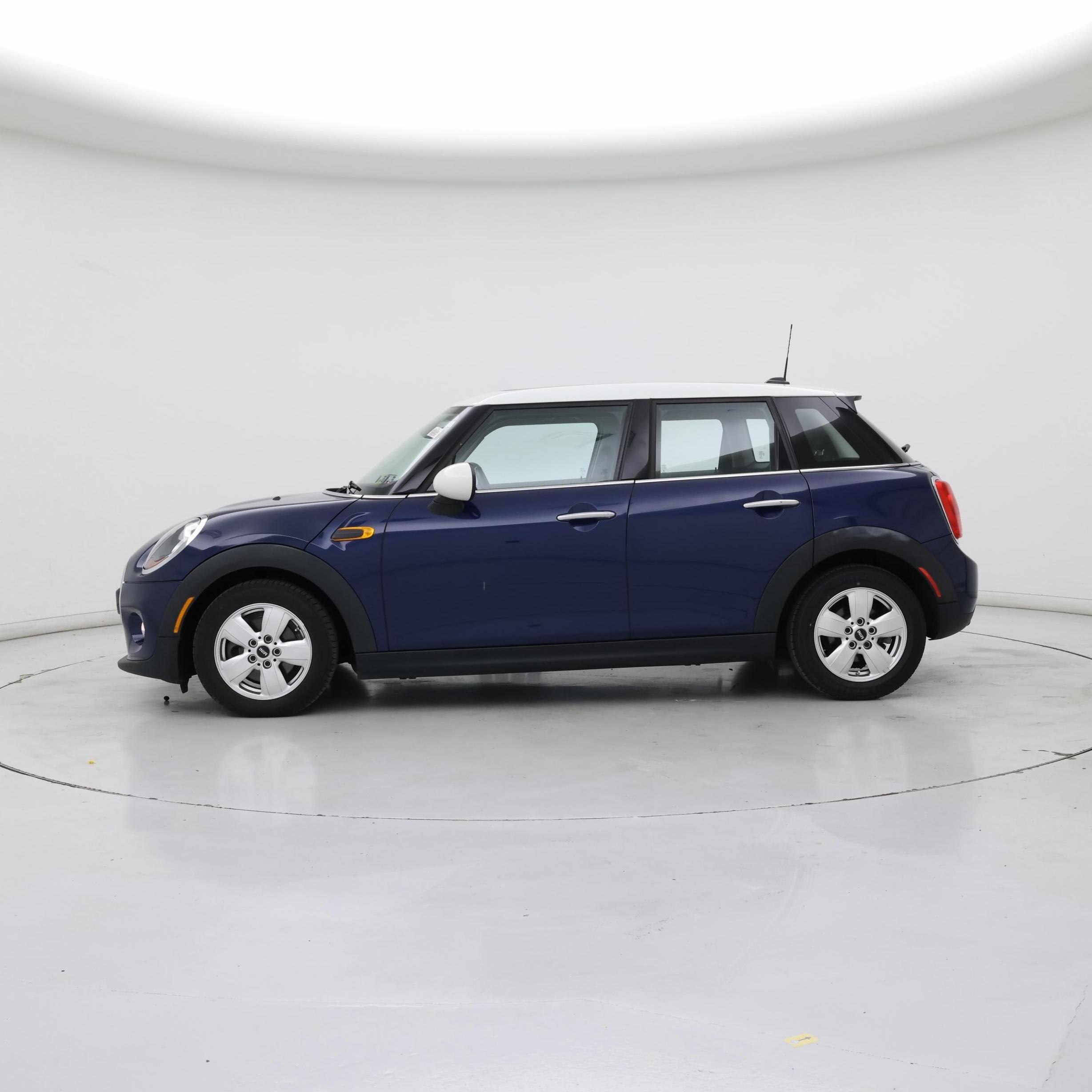 Thumbnail: 2015 MINI Cooper Hardtop - 3