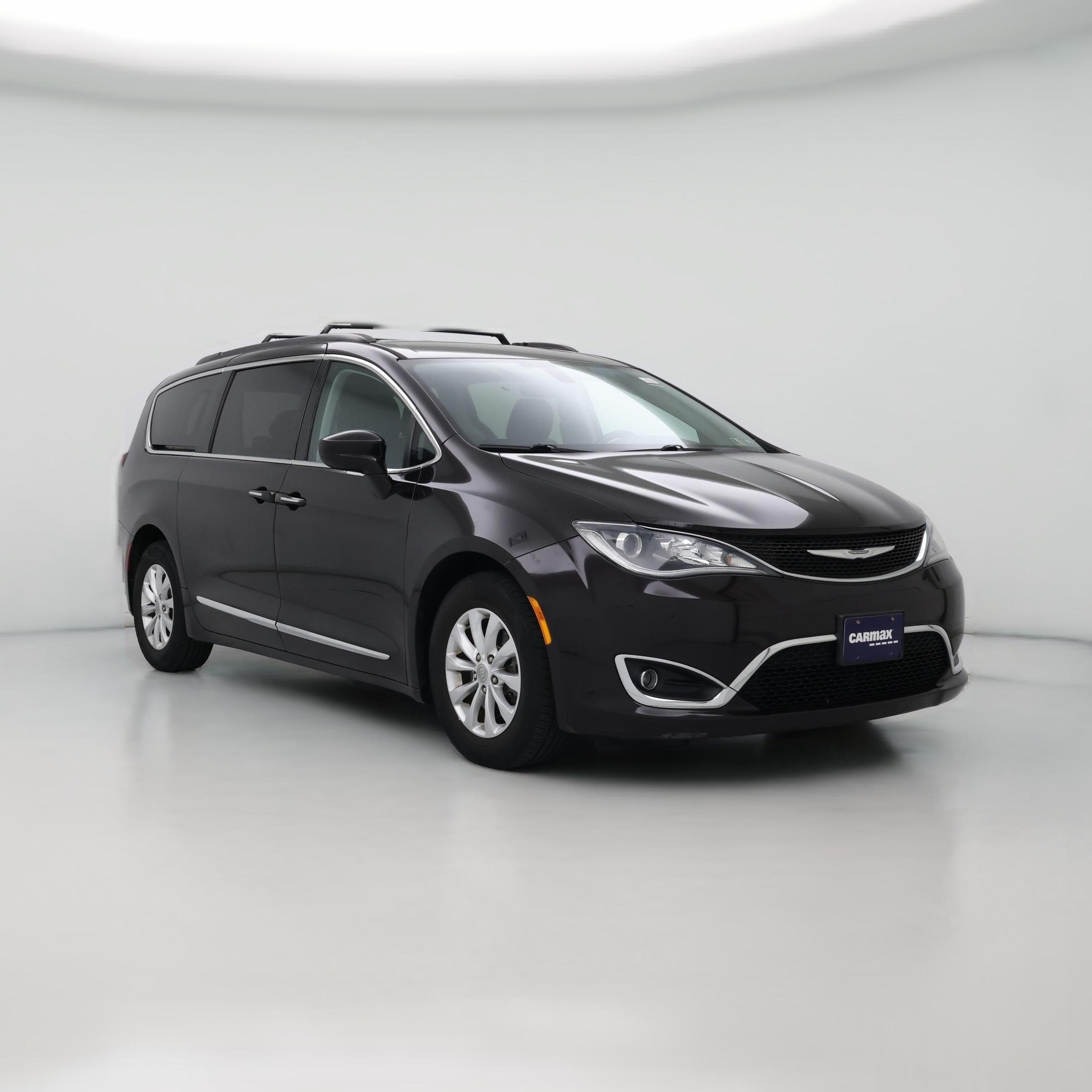 Thumbnail: 2017 Chrysler Pacifica - 1