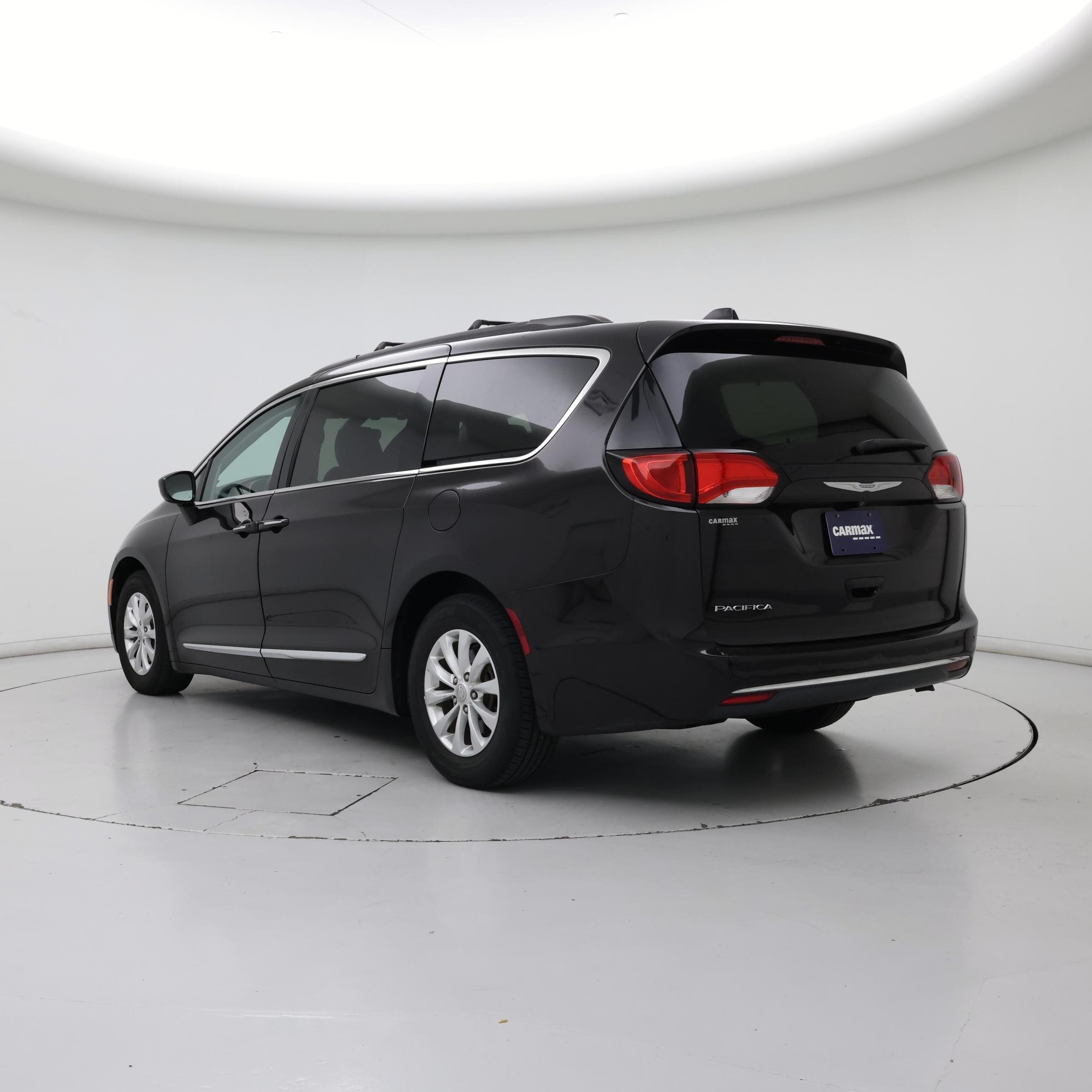 Thumbnail: 2017 Chrysler Pacifica - 2