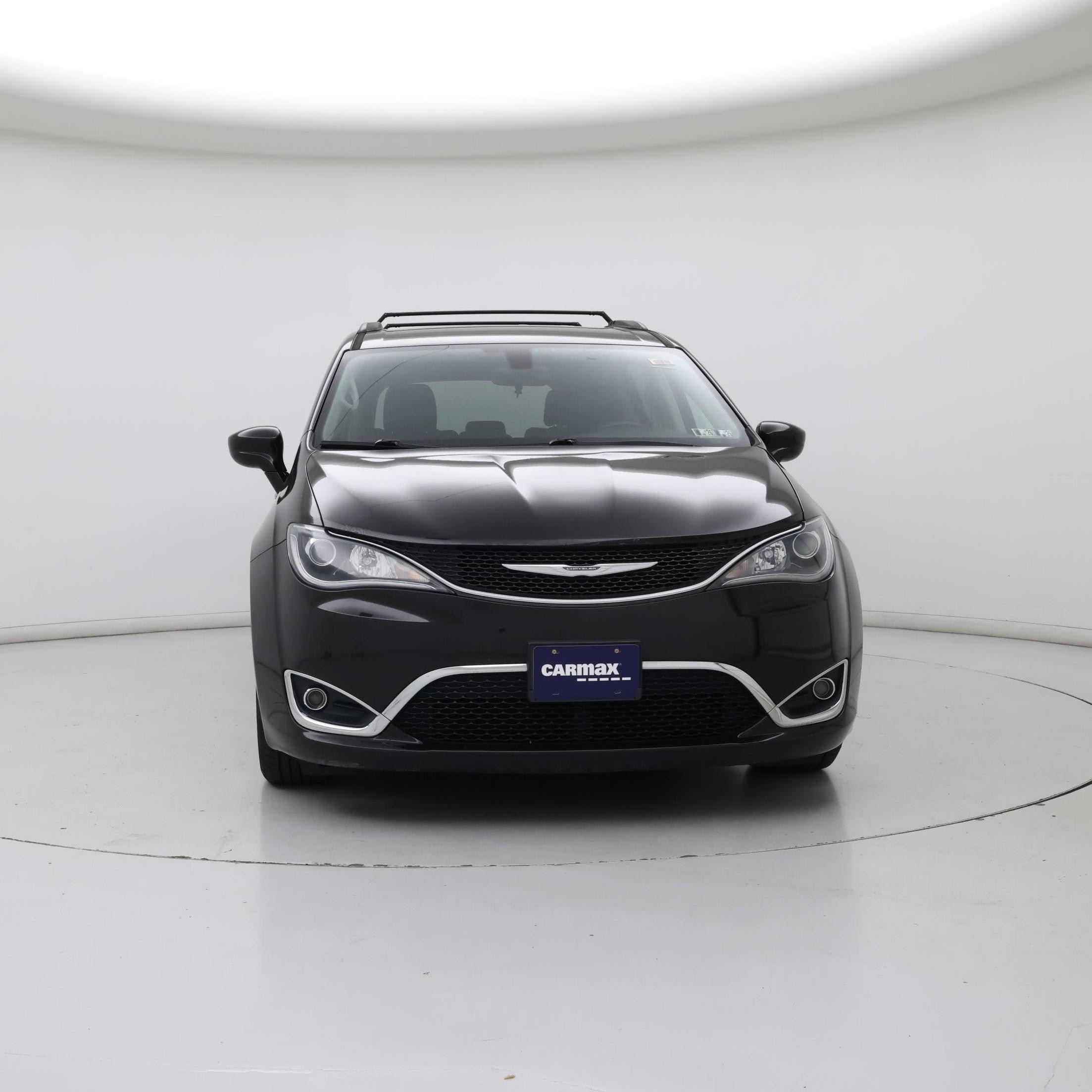Thumbnail: 2017 Chrysler Pacifica - 5