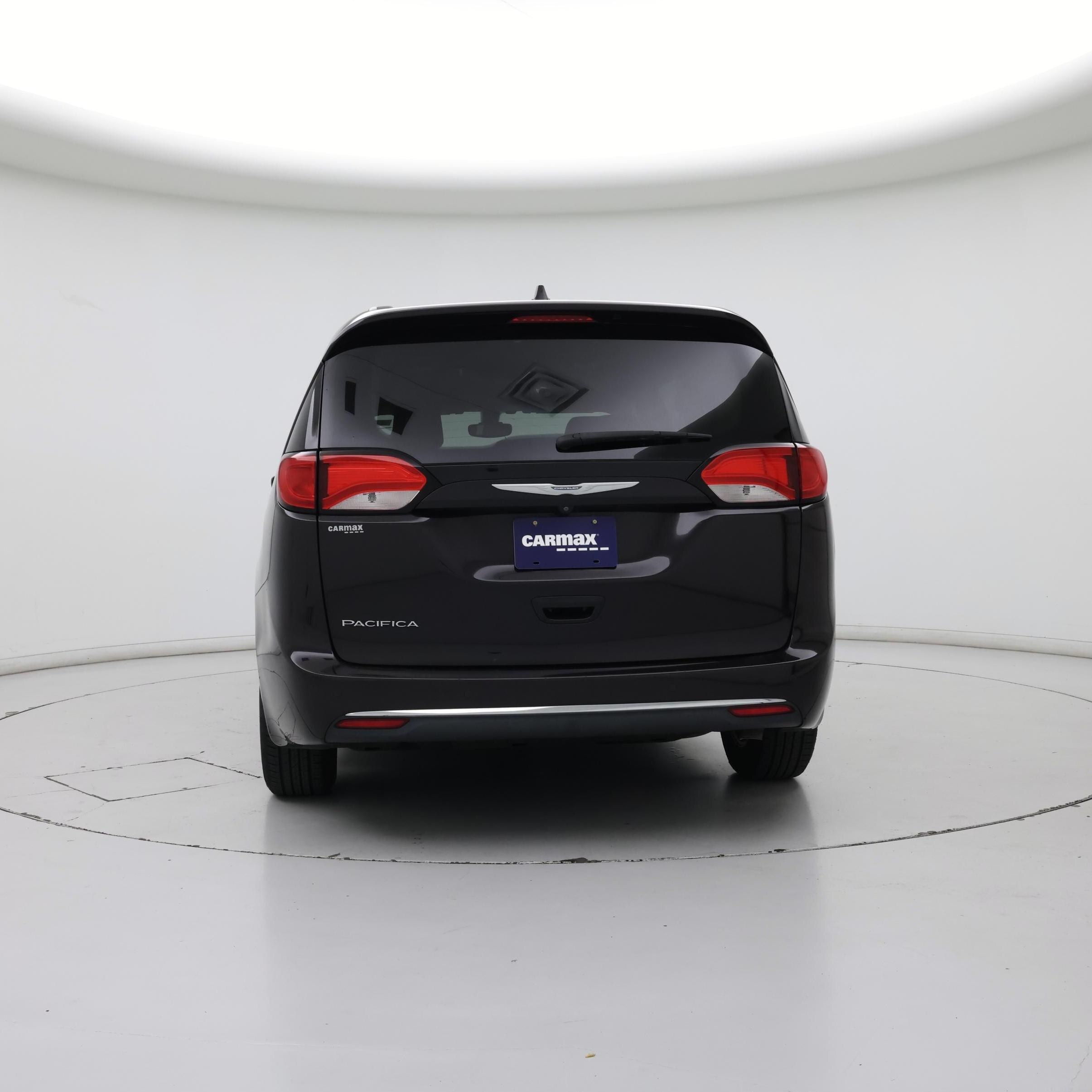 Thumbnail: 2017 Chrysler Pacifica - 6