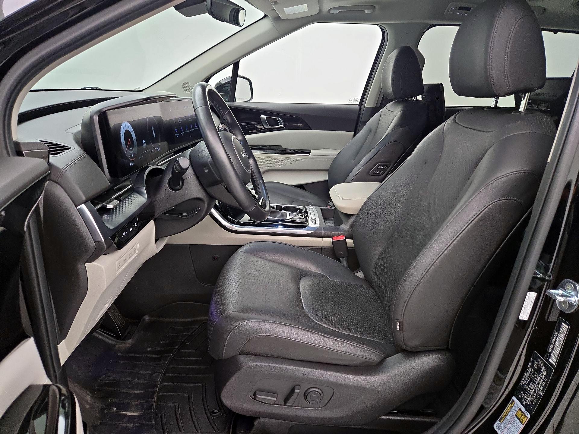 Thumbnail: 2022 Kia Carnival - 11