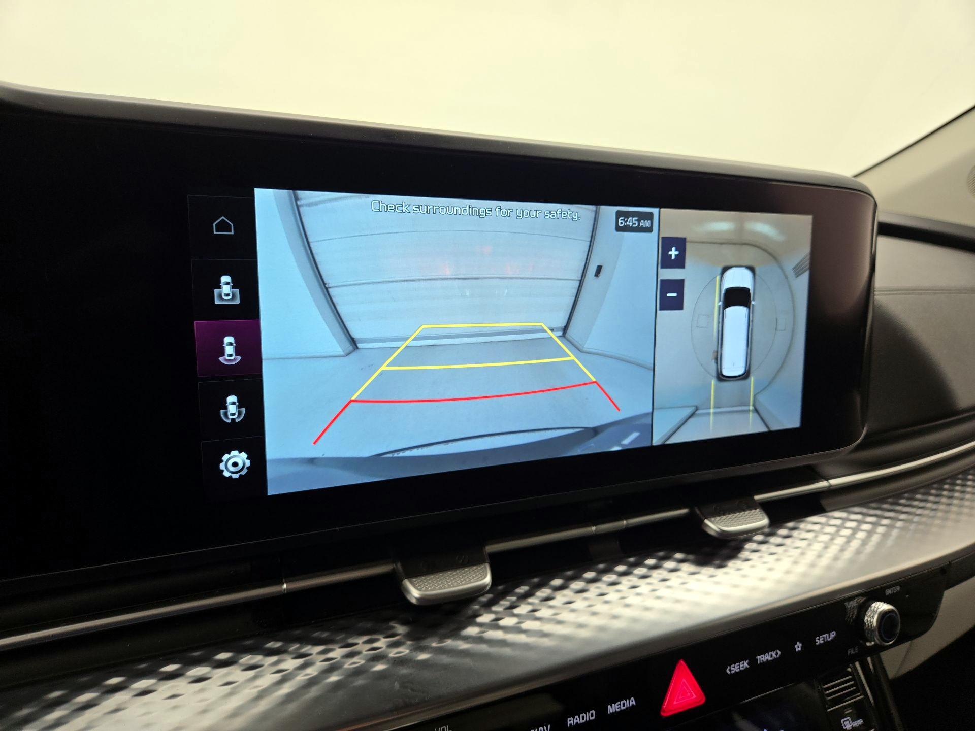 Thumbnail: 2022 Kia Carnival - 15
