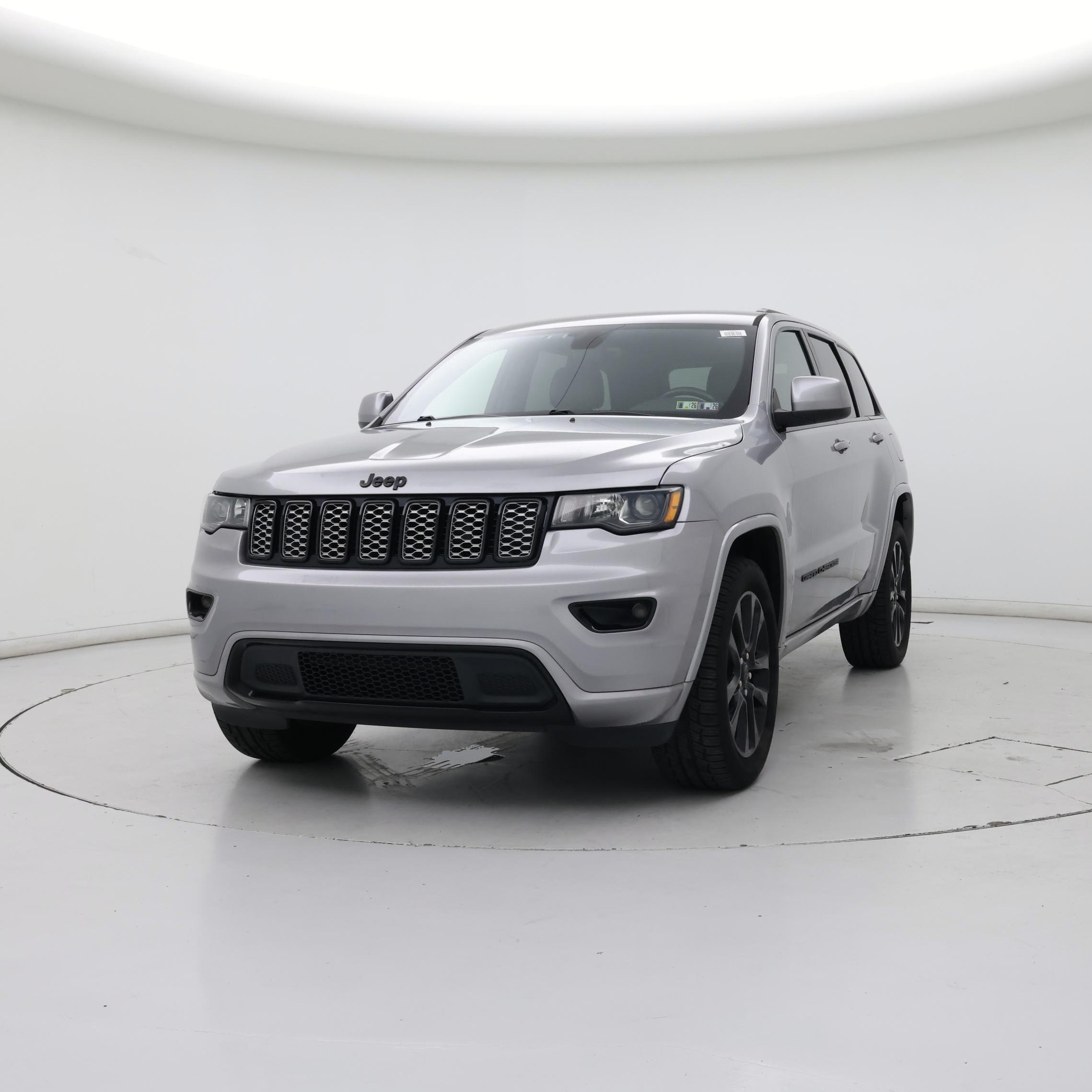 Thumbnail: 2018 Jeep Grand Cherokee - 4