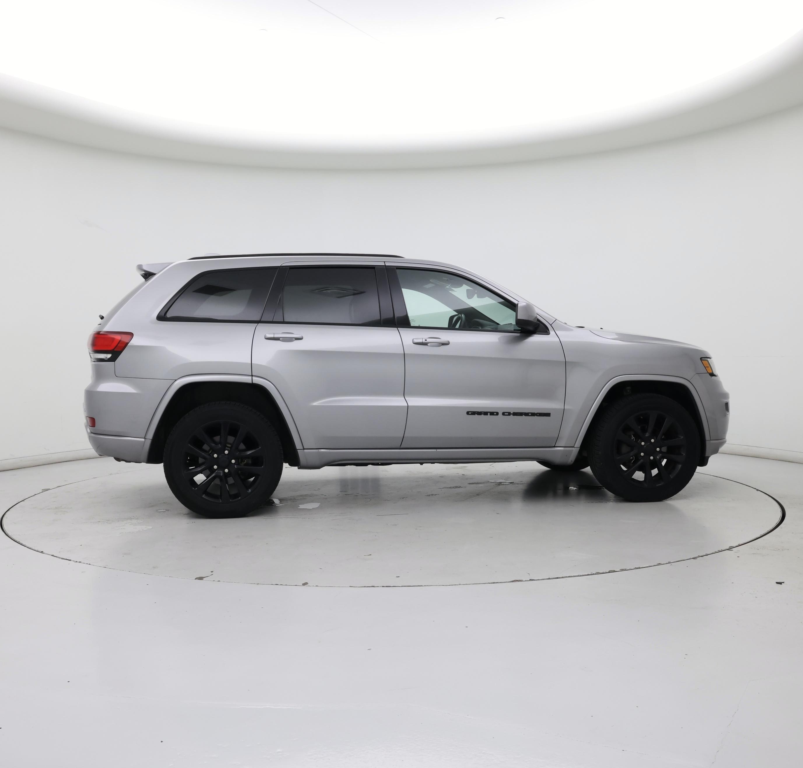 Thumbnail: 2018 Jeep Grand Cherokee - 7