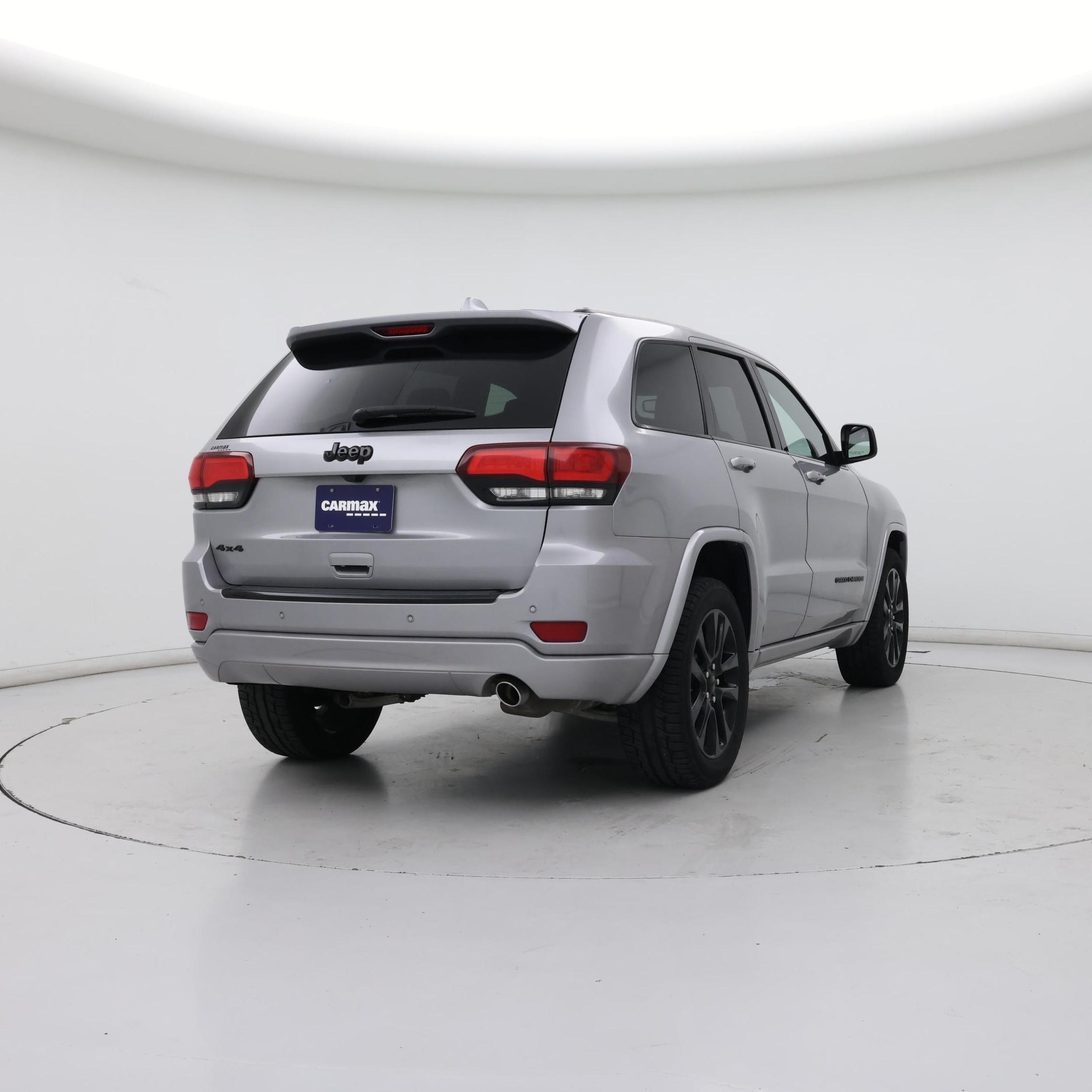 Thumbnail: 2018 Jeep Grand Cherokee - 8