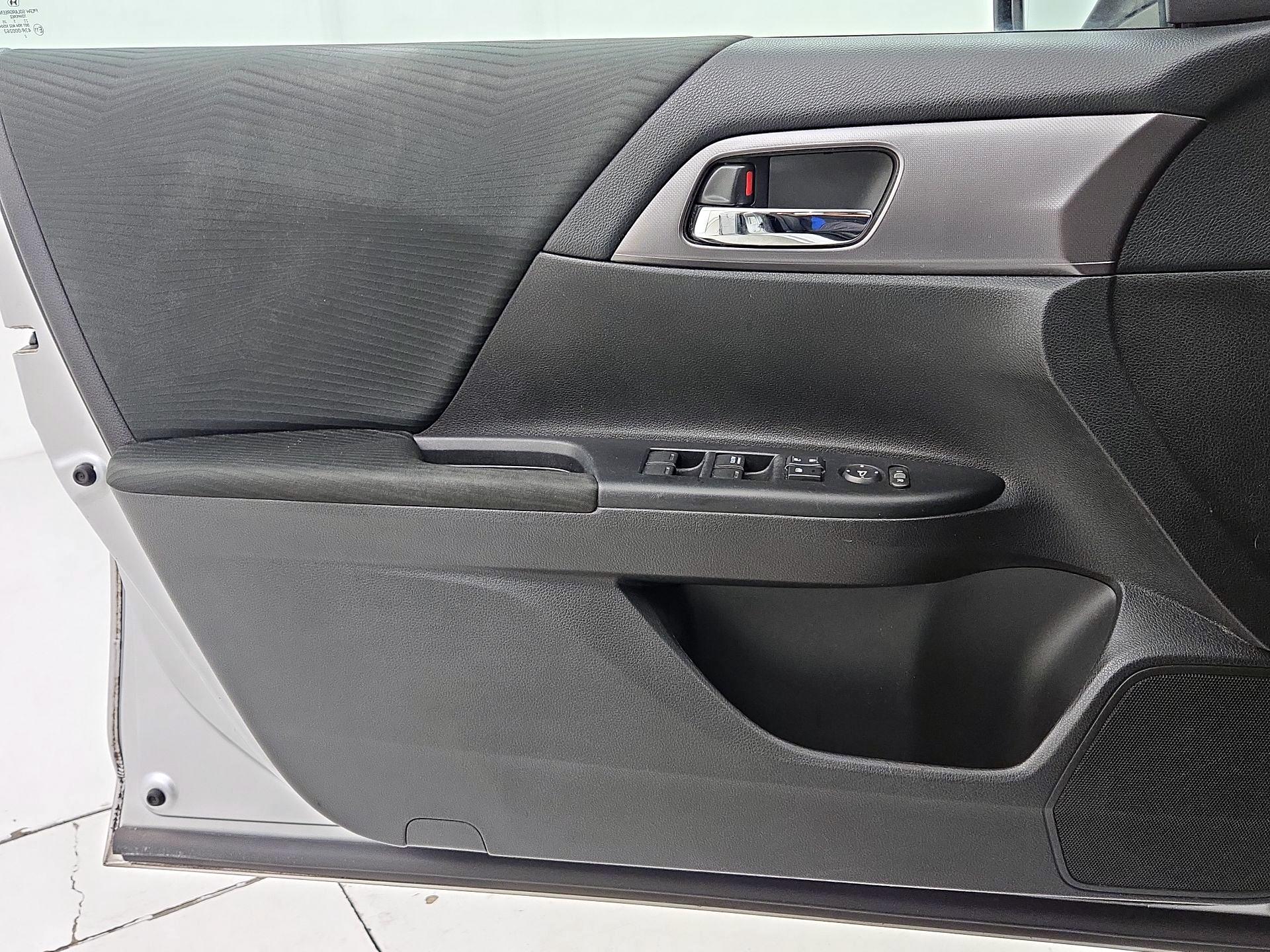 Thumbnail: 2015 Honda Accord - 12