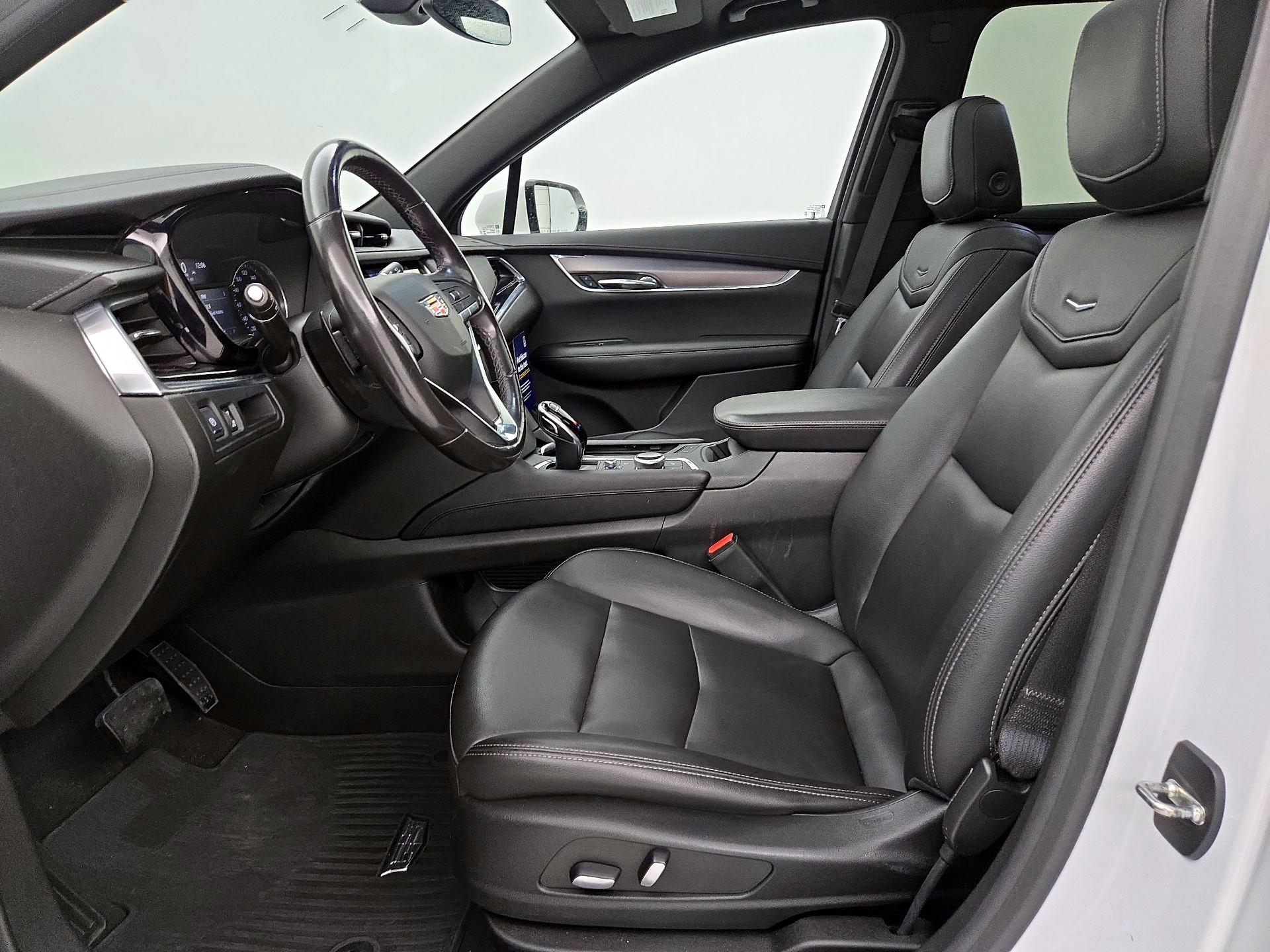 Thumbnail: 2022 Cadillac XT6 - 11