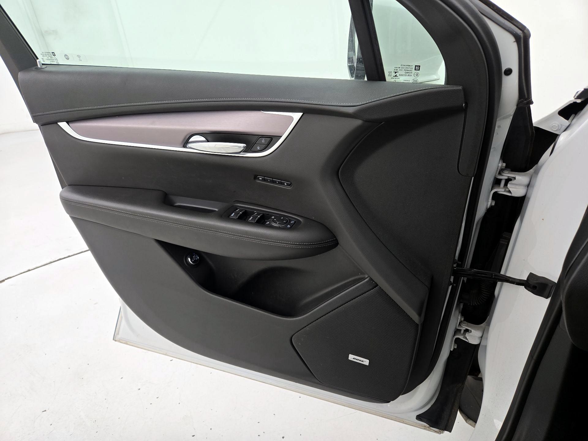 Thumbnail: 2022 Cadillac XT6 - 12