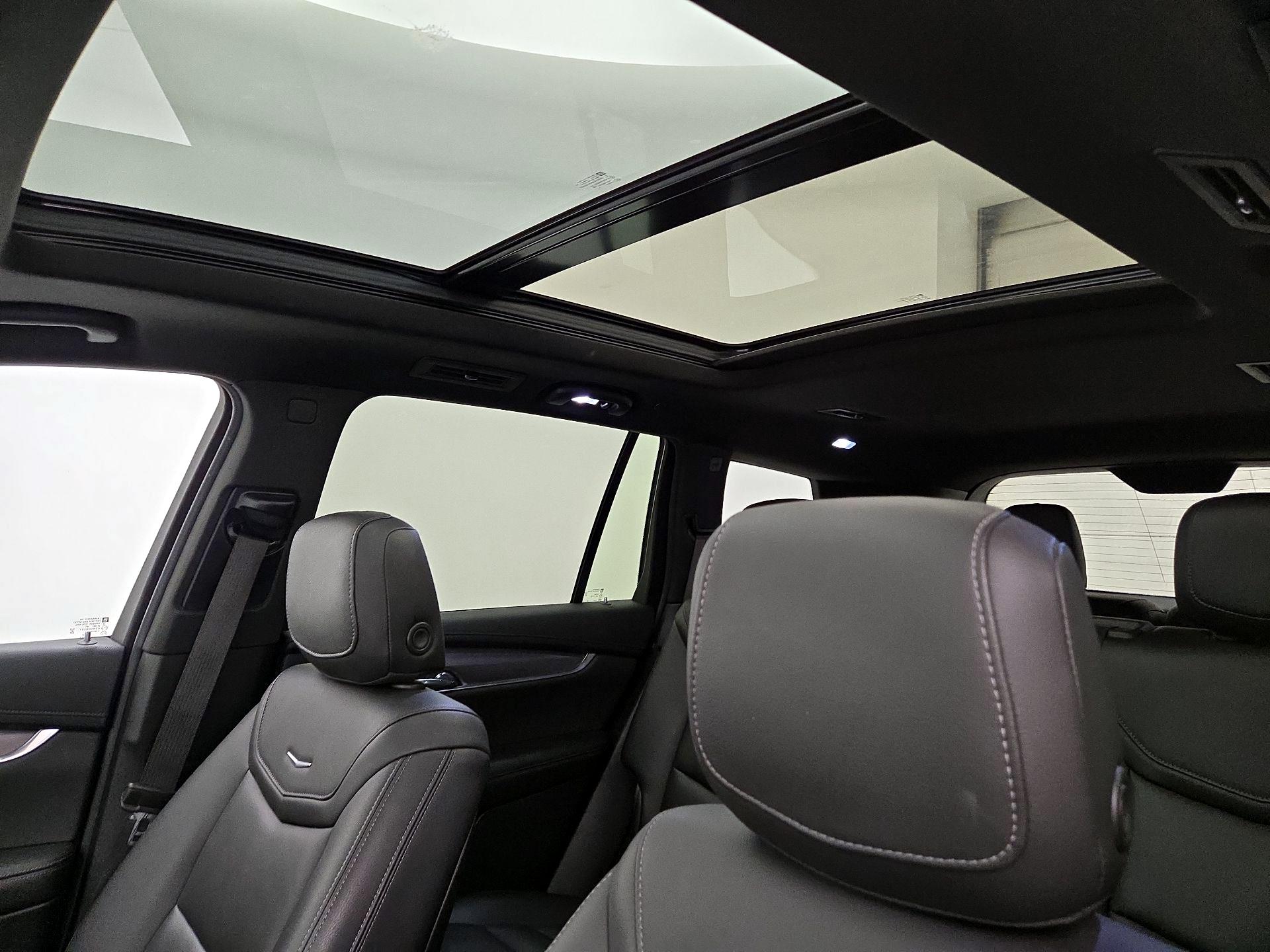 Thumbnail: 2022 Cadillac XT6 - 18