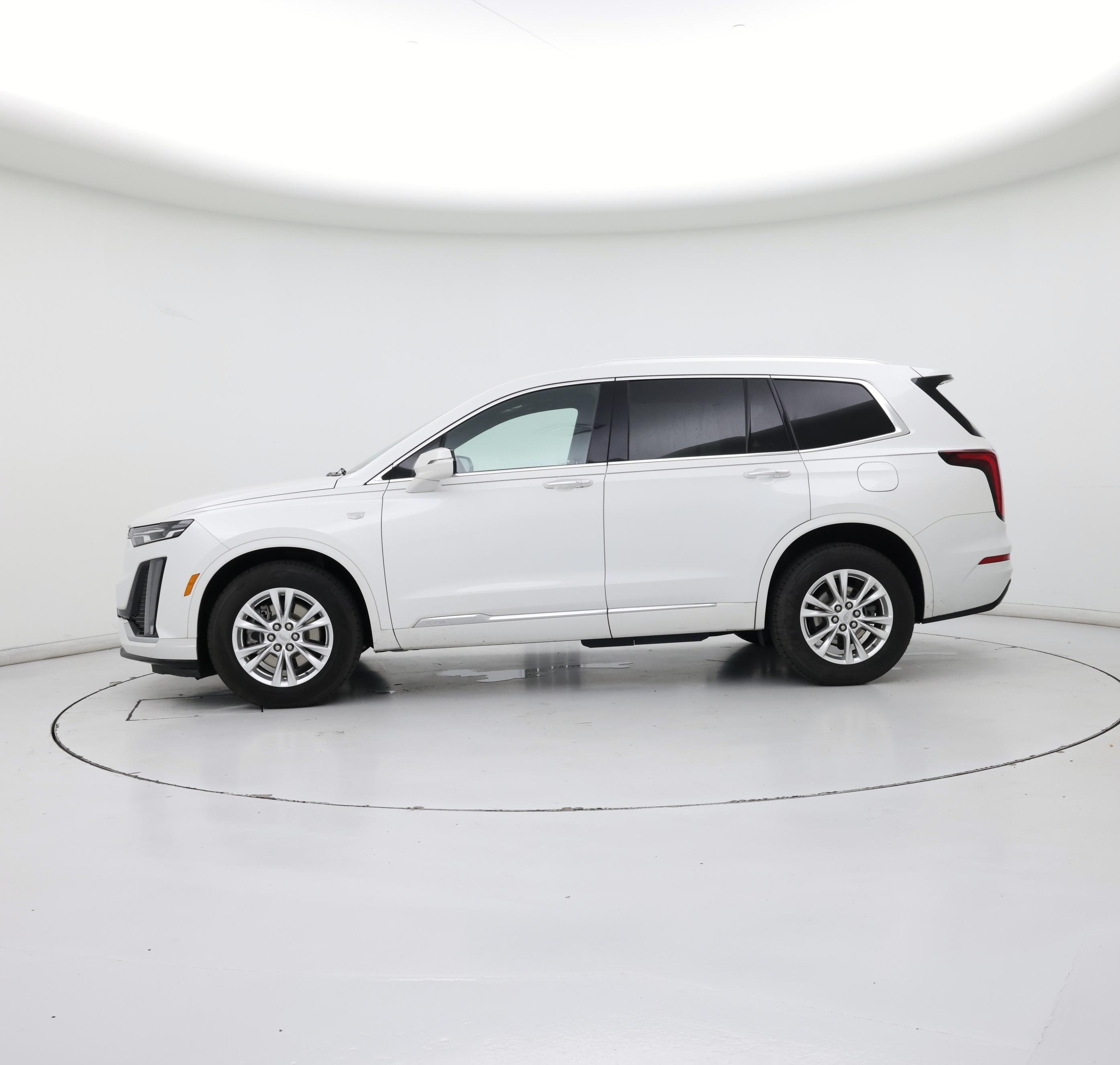 Thumbnail: 2022 Cadillac XT6 - 3