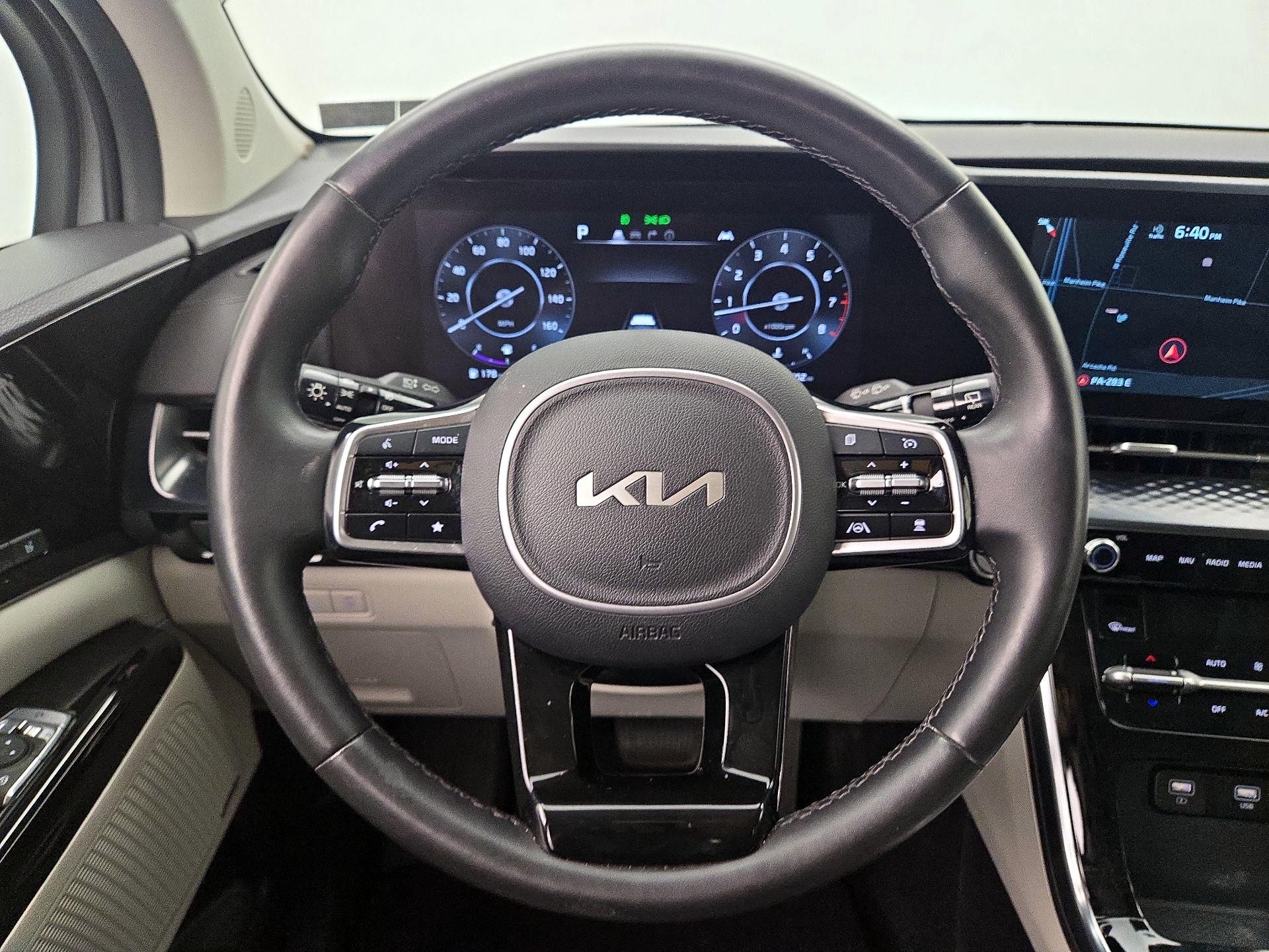 Thumbnail: 2022 Kia Carnival - 10