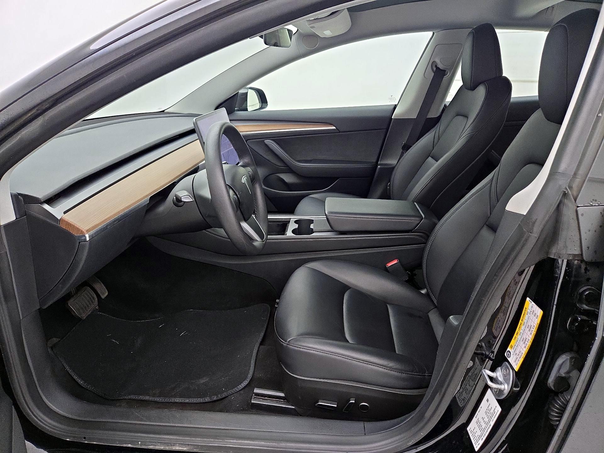 Thumbnail: 2023 Tesla Model 3 - 11