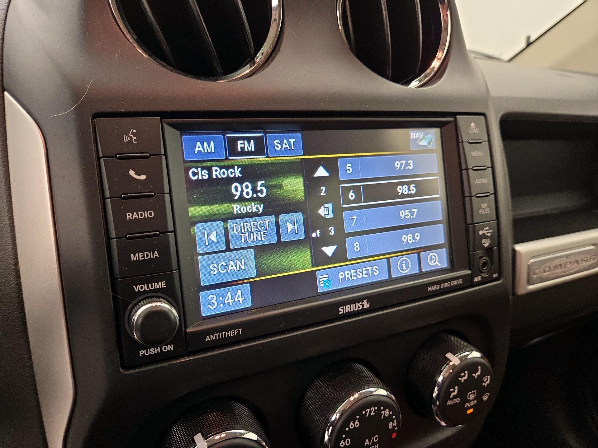 Thumbnail: 2014 Jeep Compass - 14
