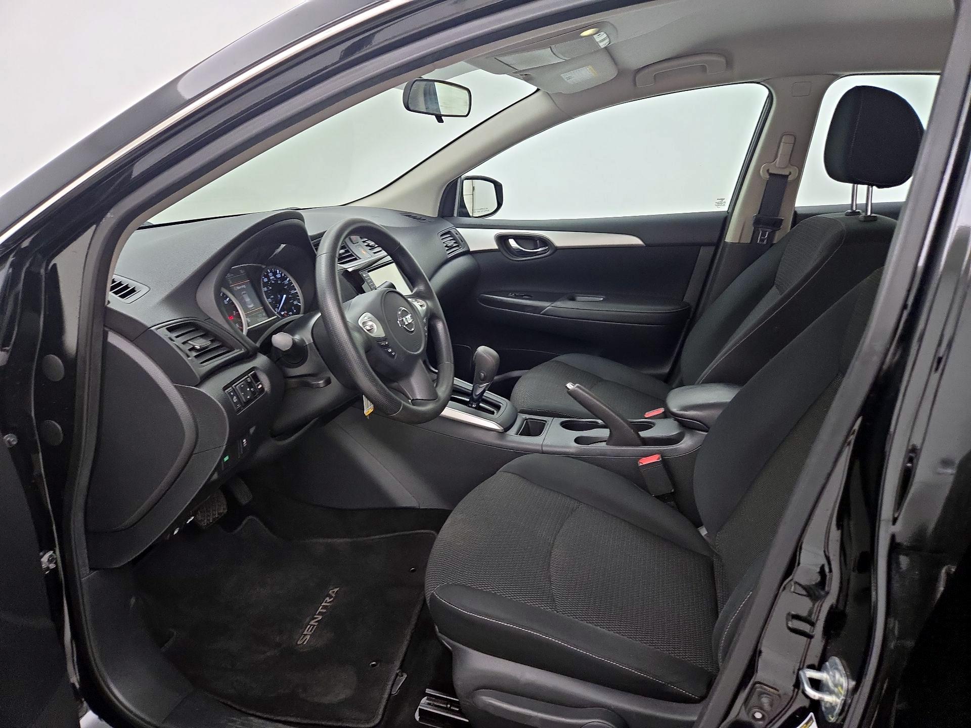 Thumbnail: 2019 Nissan Sentra - 11