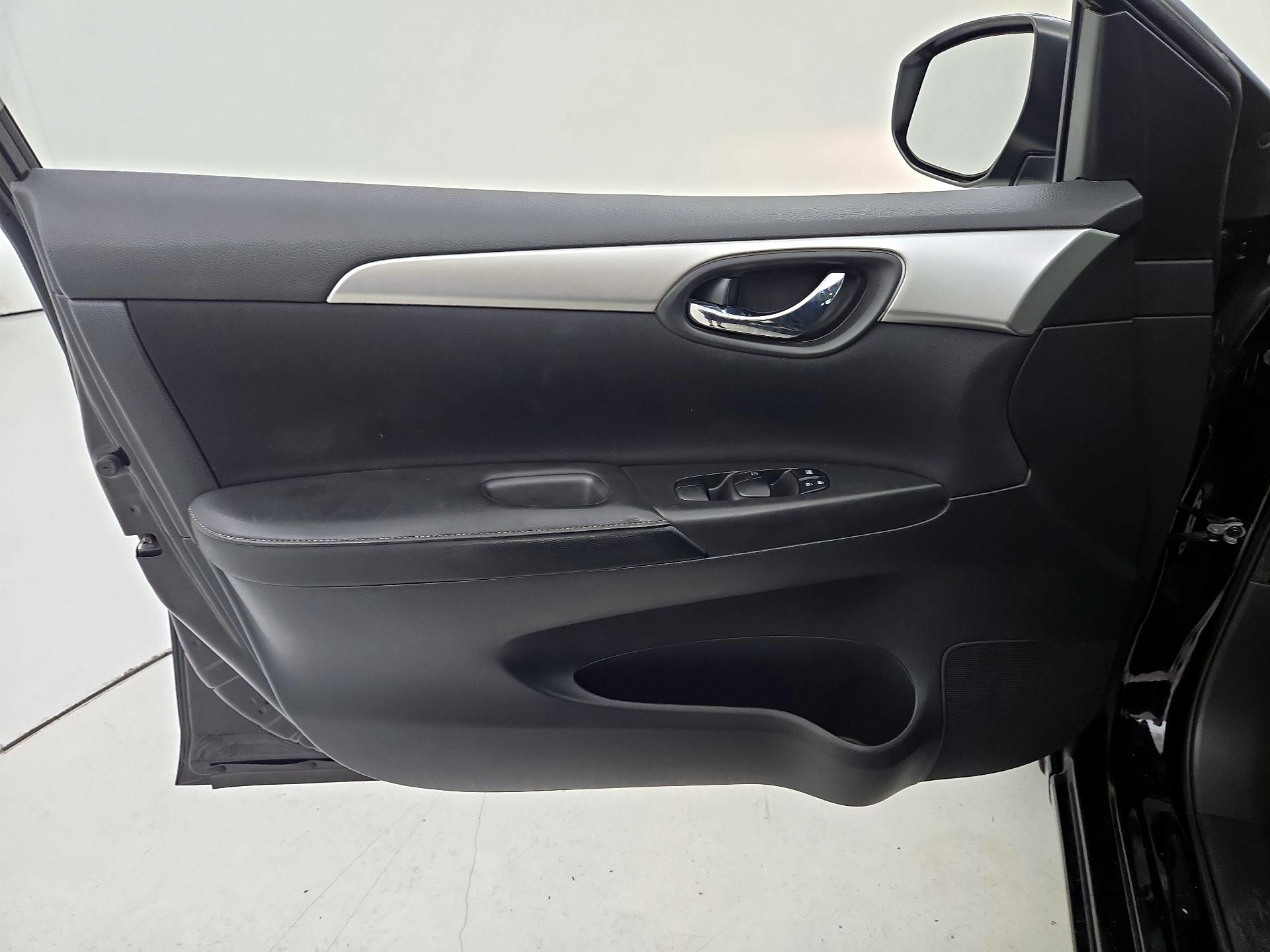 Thumbnail: 2019 Nissan Sentra - 12