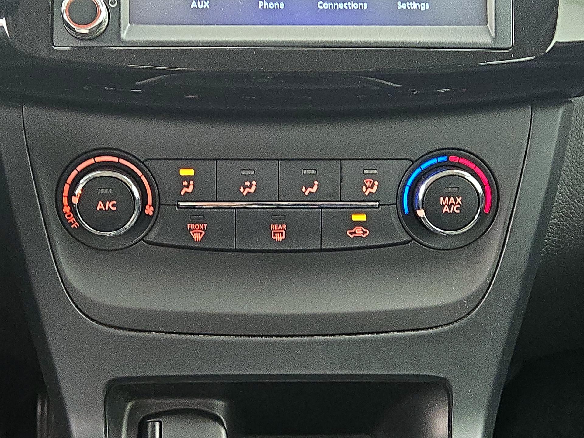 Thumbnail: 2019 Nissan Sentra - 16