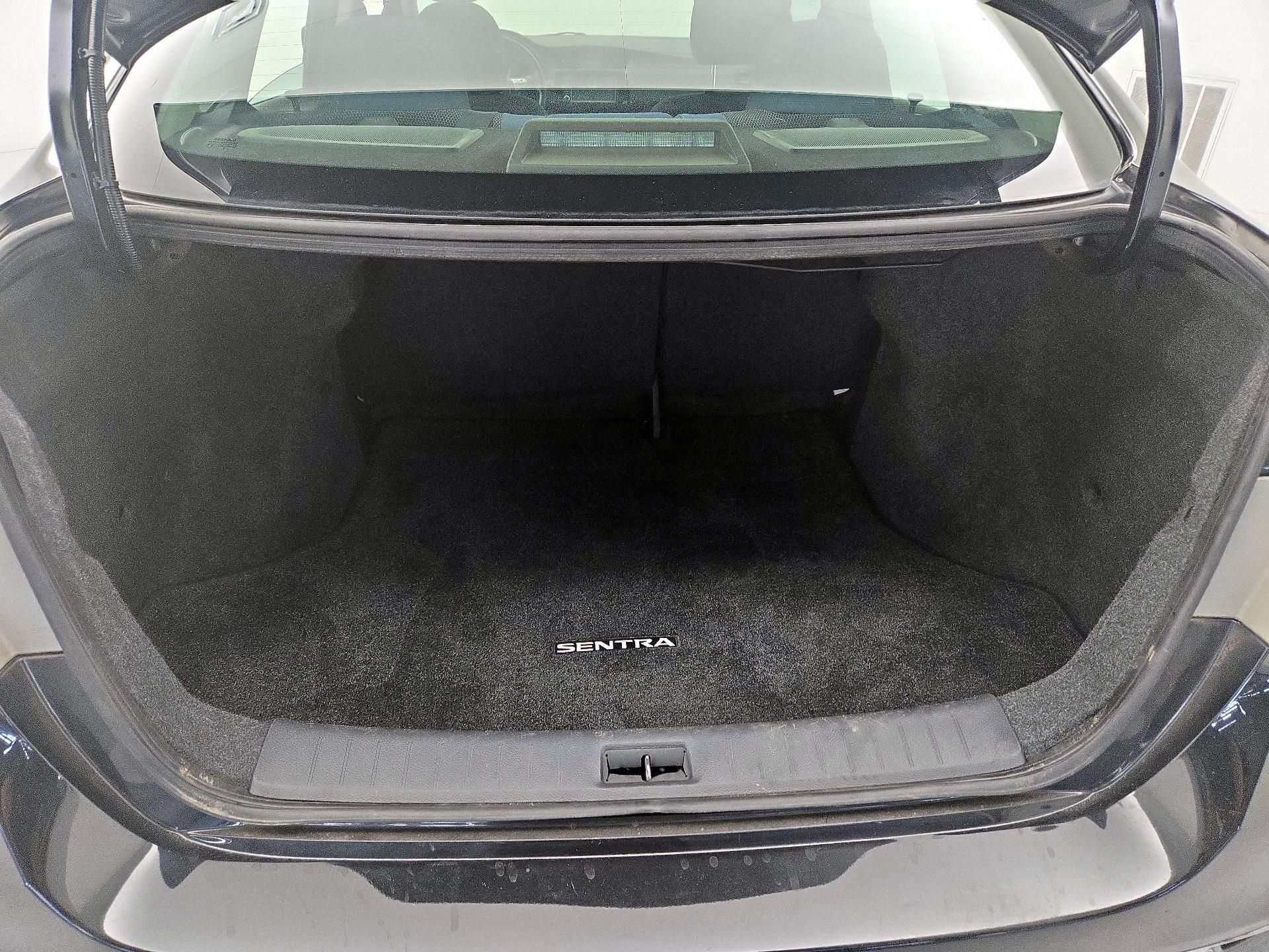 Thumbnail: 2019 Nissan Sentra - 20