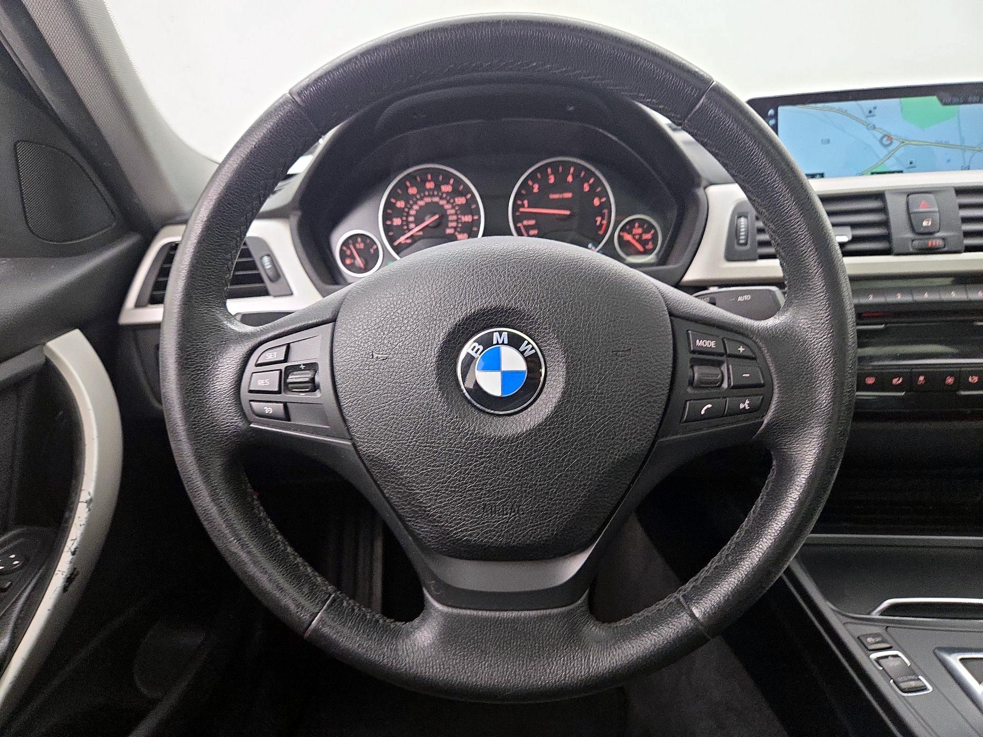 Thumbnail: 2018 BMW 3 Series - 10