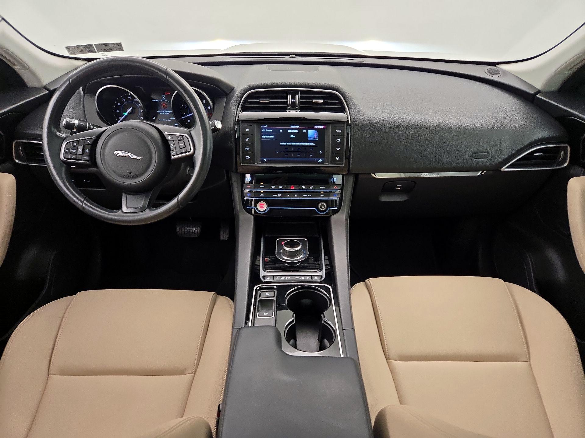 Thumbnail: 2017 Jaguar F-Pace - 9