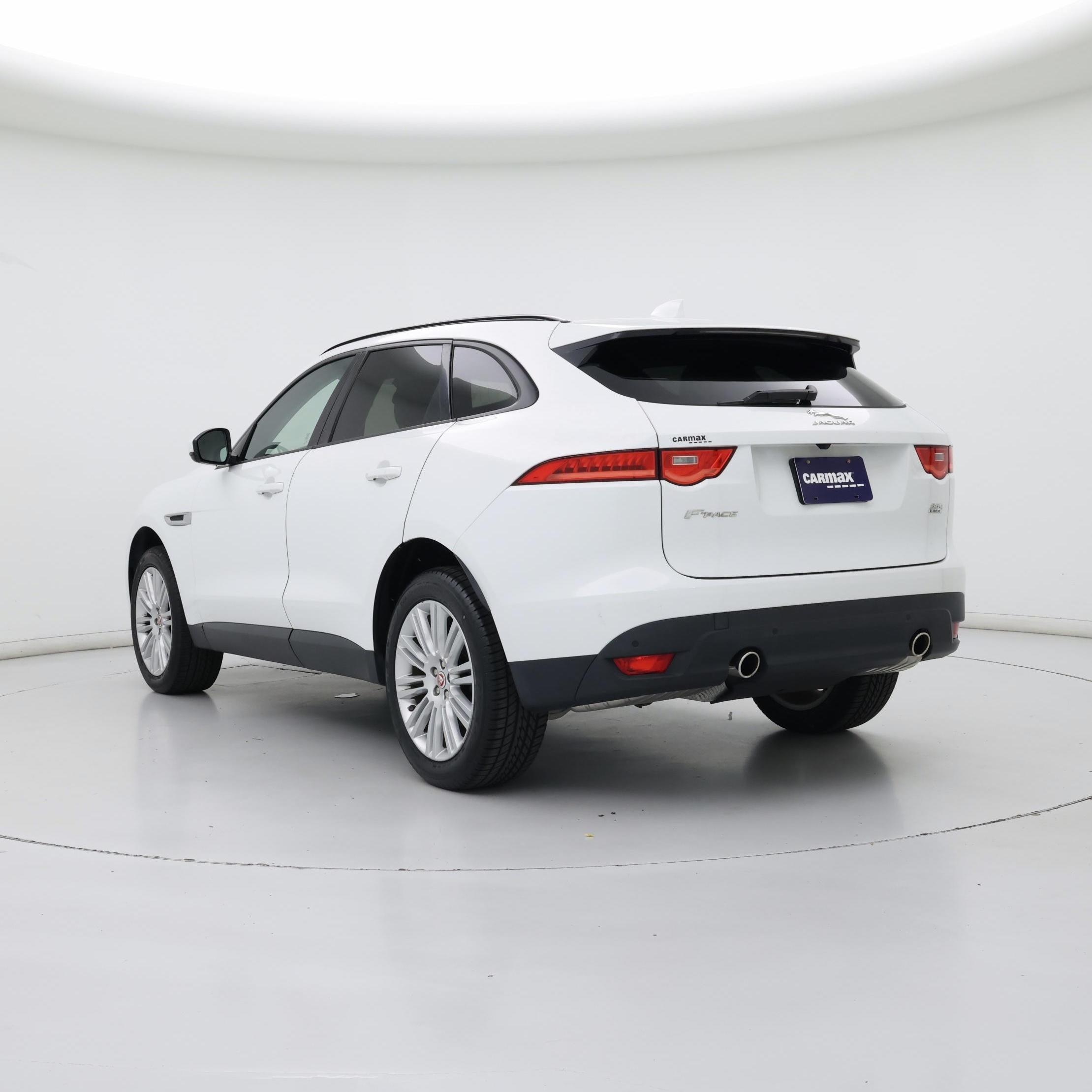 Thumbnail: 2017 Jaguar F-Pace - 2