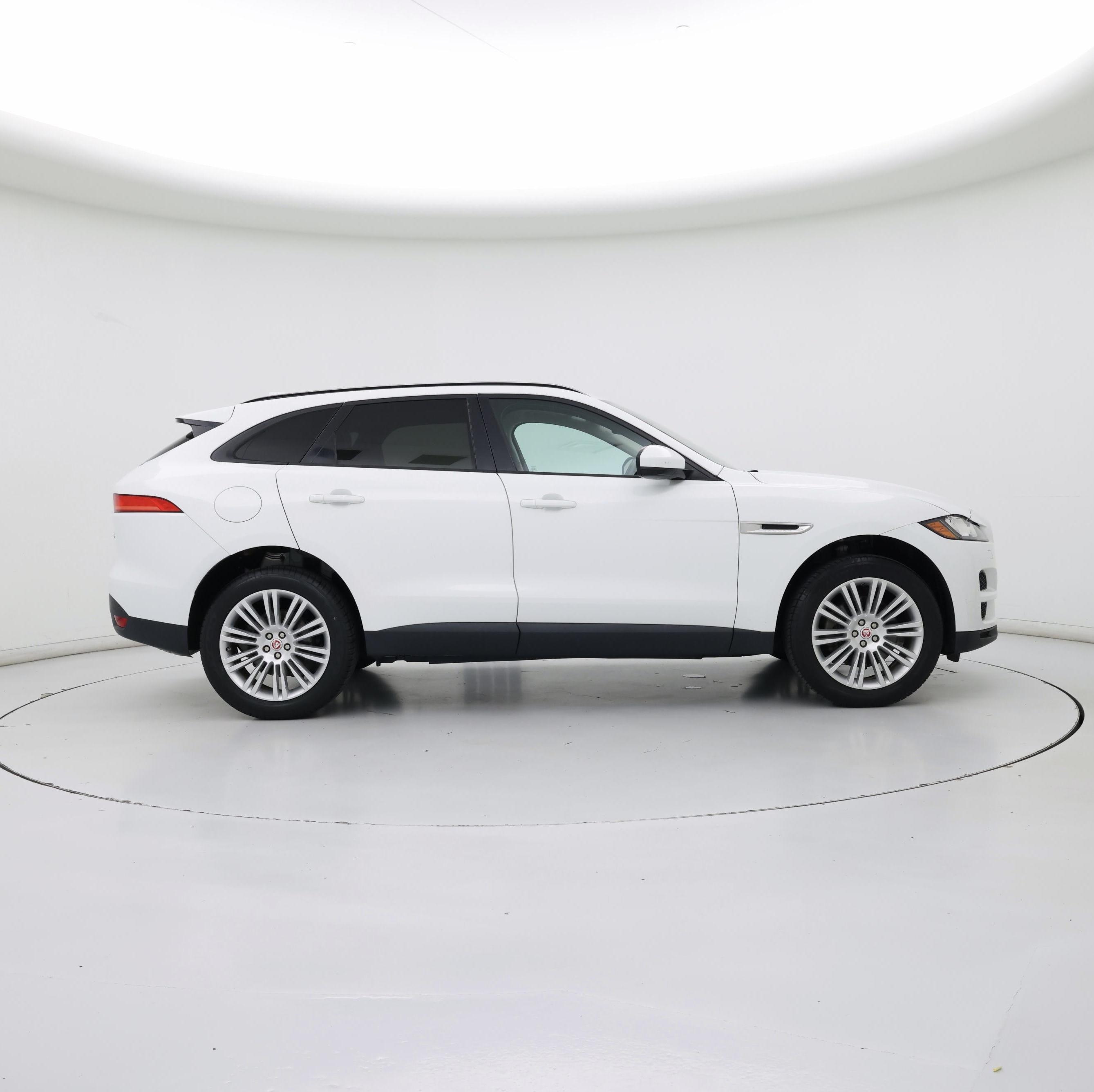 Thumbnail: 2017 Jaguar F-Pace - 7