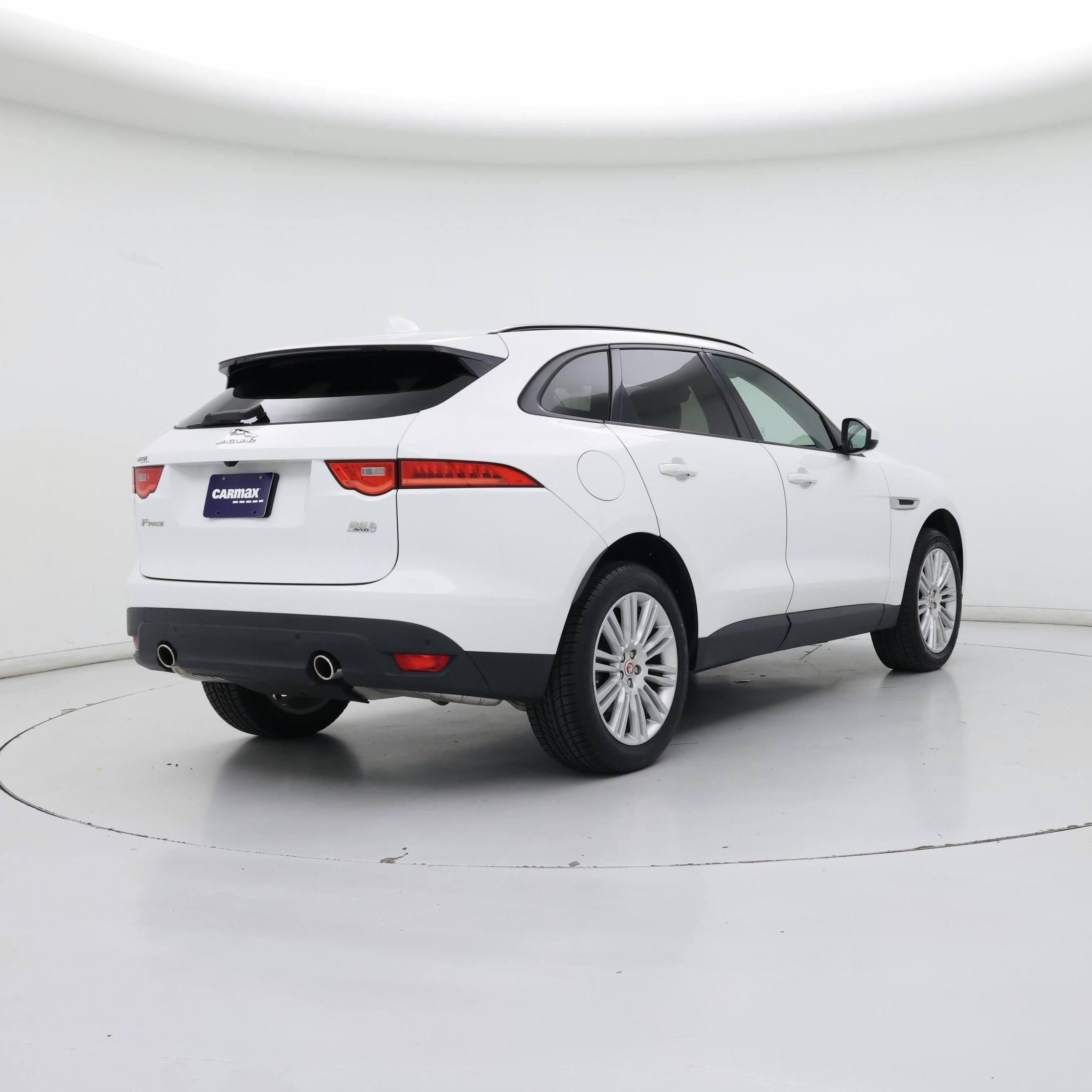 Thumbnail: 2017 Jaguar F-Pace - 8