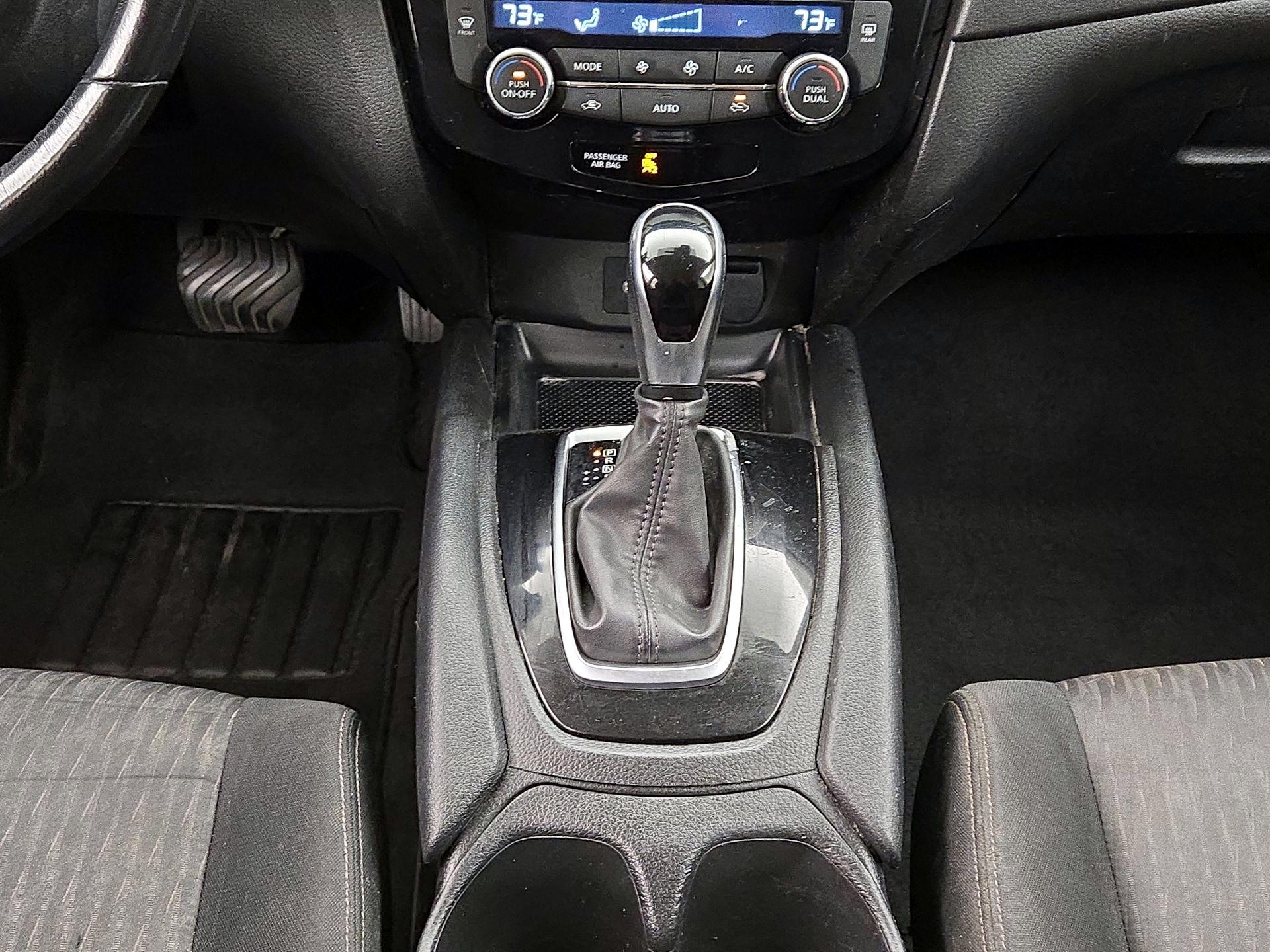 Thumbnail: 2020 Nissan Rogue - 17