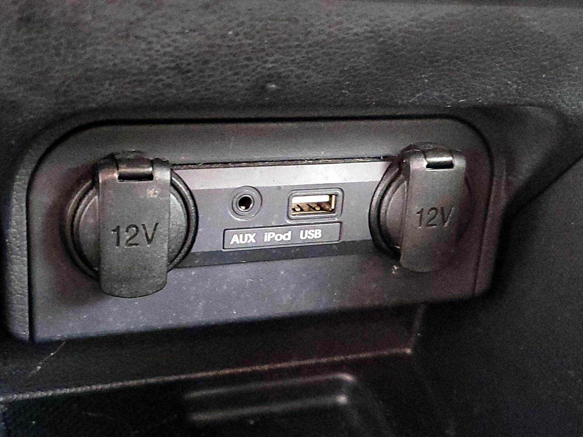 Thumbnail: 2015 Kia Rio5 - 17