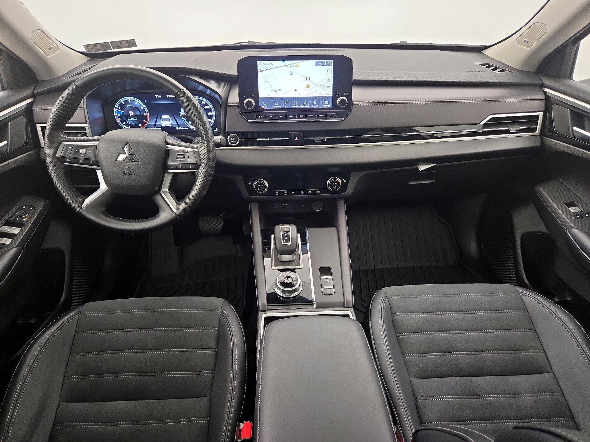 Thumbnail: 2024 Mitsubishi Outlander - 9