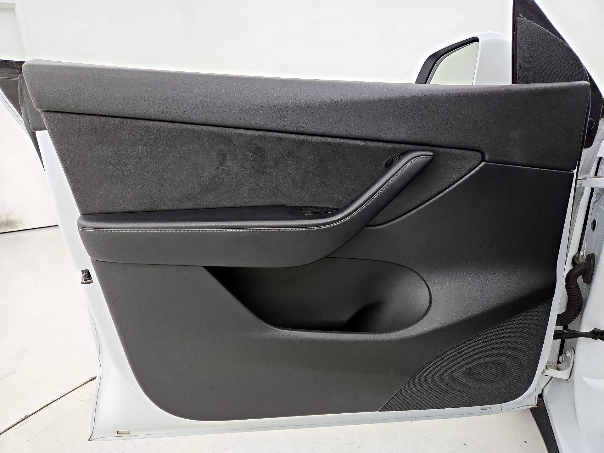 Thumbnail: 2022 Tesla Model Y - 12