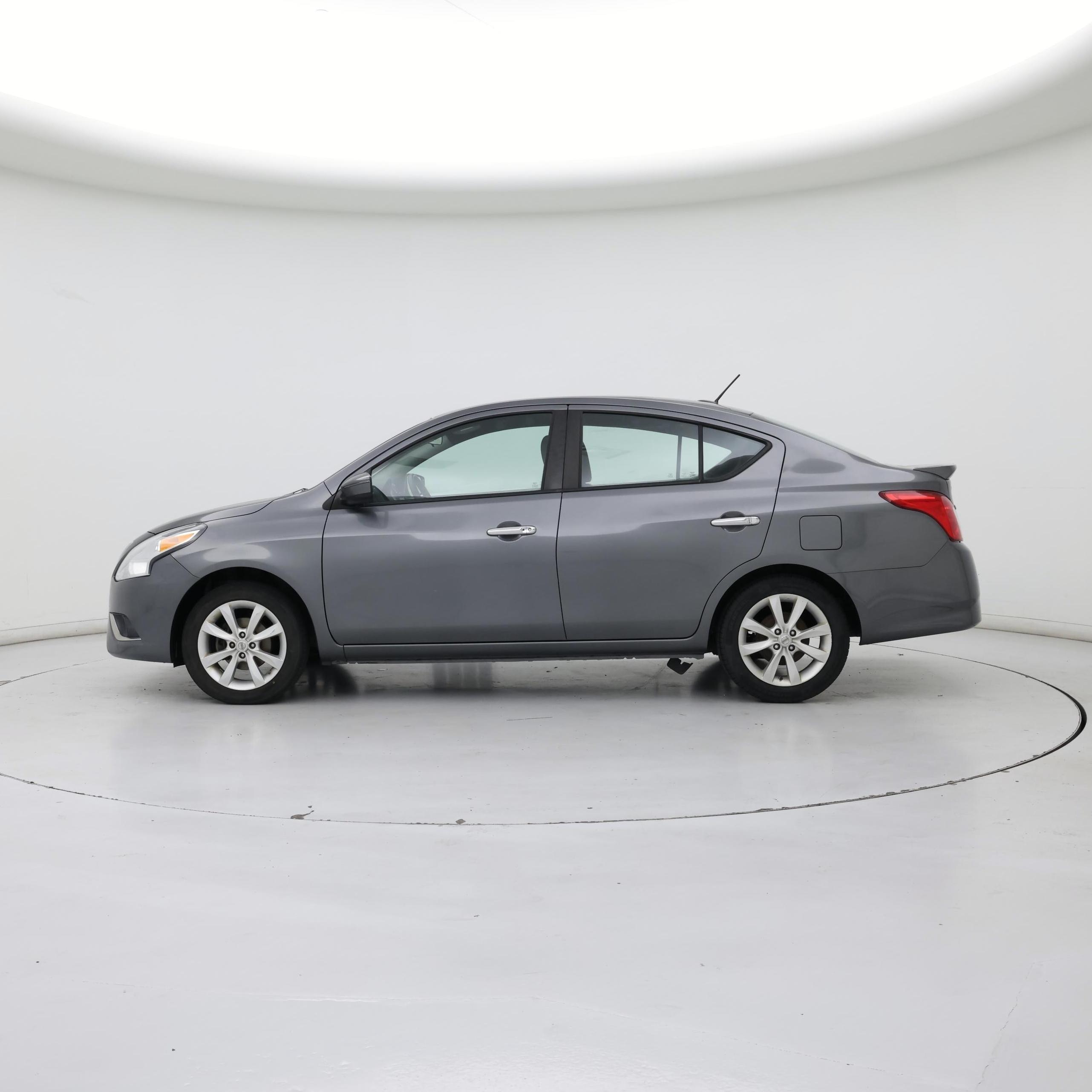 Thumbnail: 2016 Nissan Versa - 3