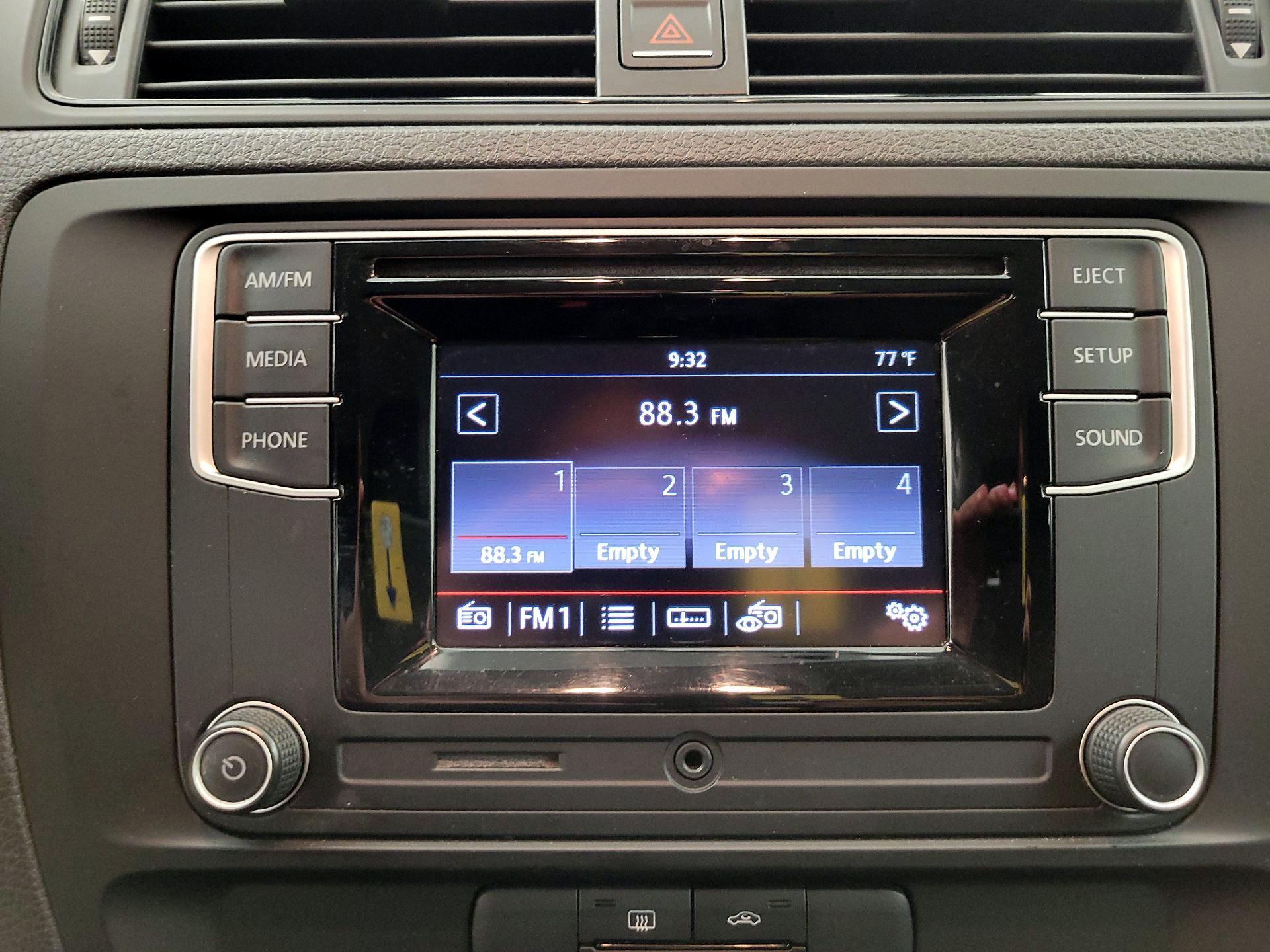 Thumbnail: 2016 Volkswagen Jetta - 14