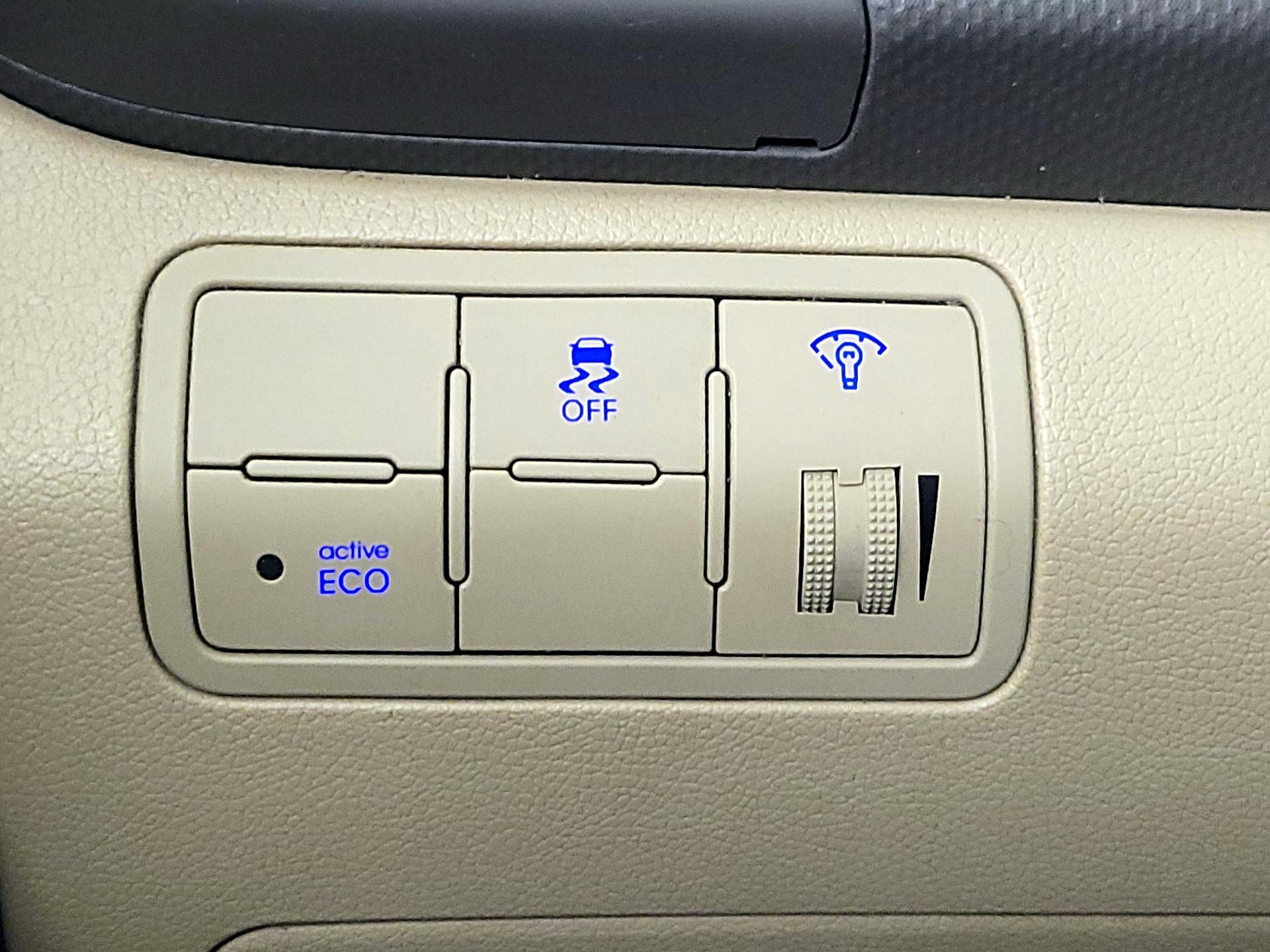 Thumbnail: 2014 Hyundai Accent - 13